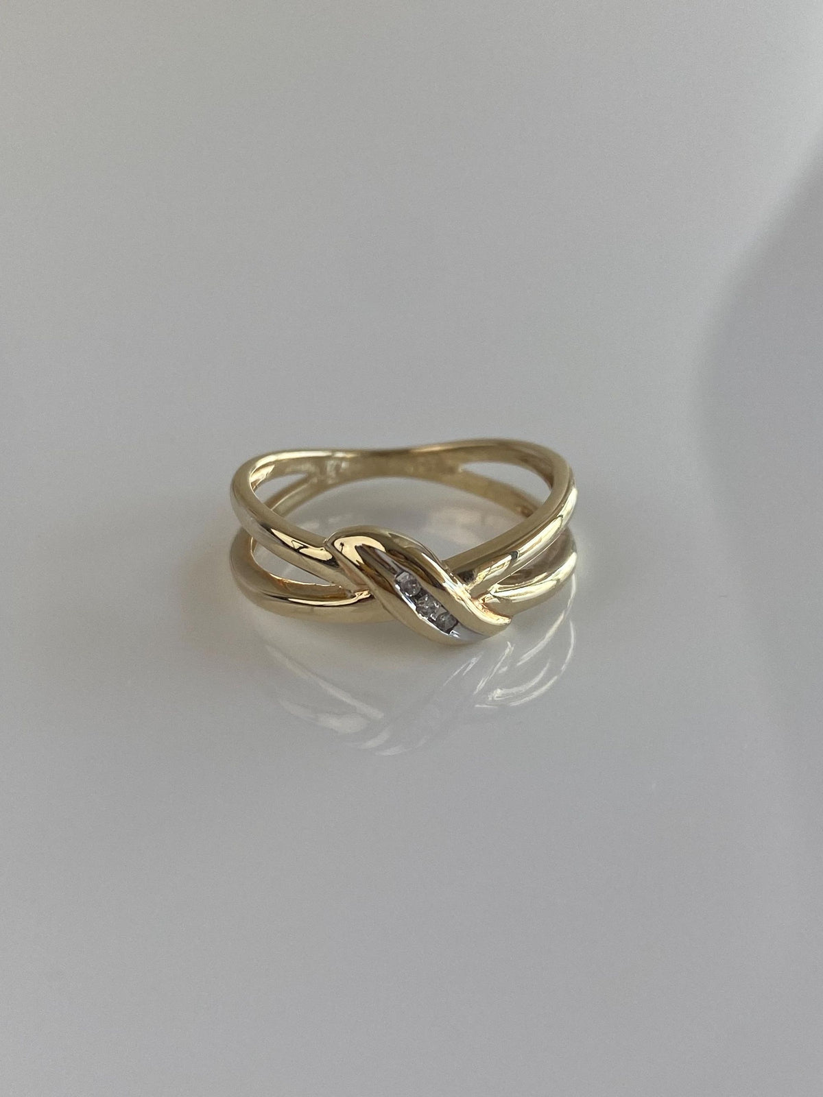 Vintage Solid 10k Yellow Gold Diamonds Twist Split Ring - Size 7