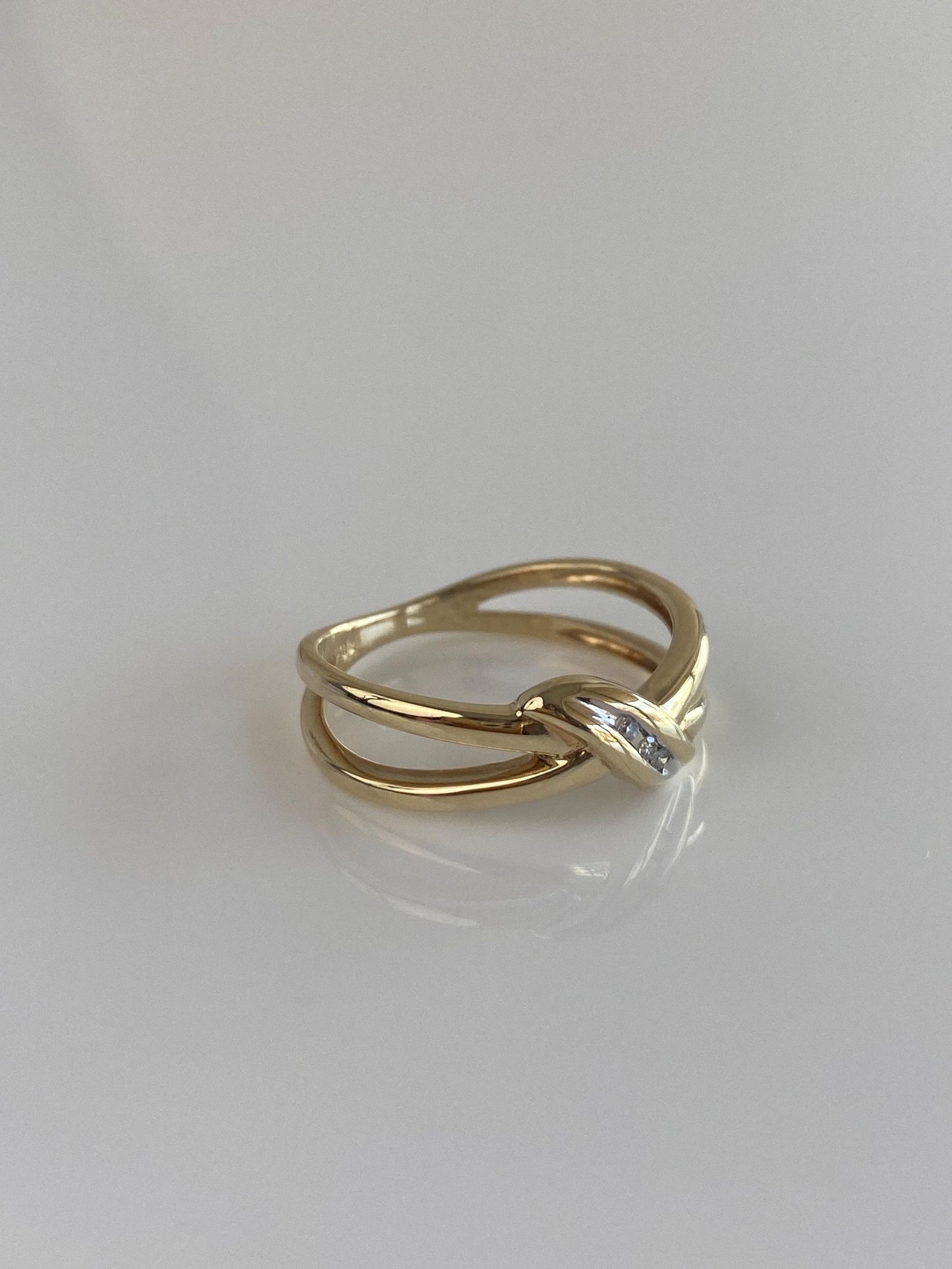 Vintage Solid 10k Yellow Gold Diamonds Twist Split Ring - Size 7
