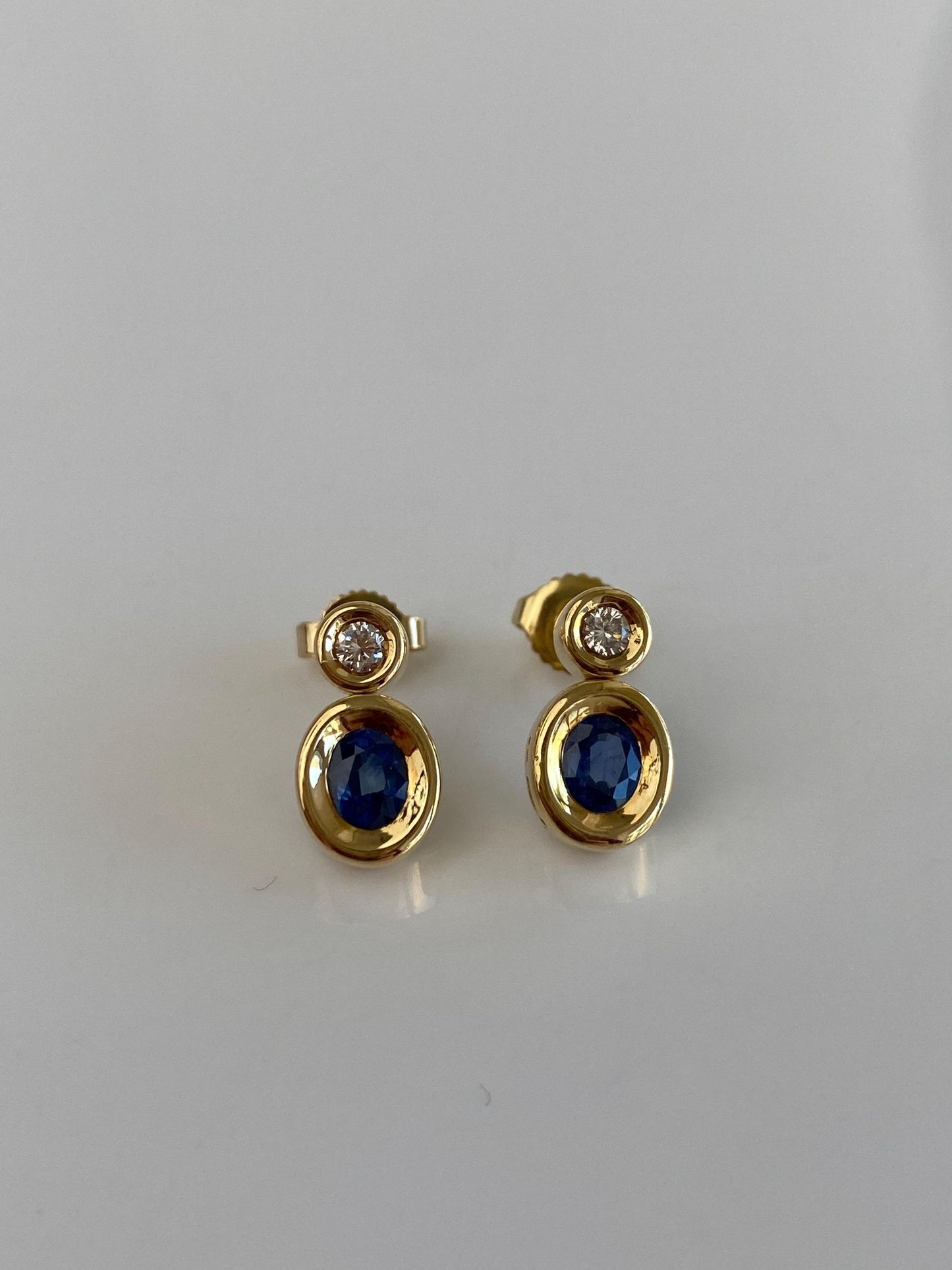 Vintage Solid 18k Yellow Gold Diamond Sapphire Stud Earrings