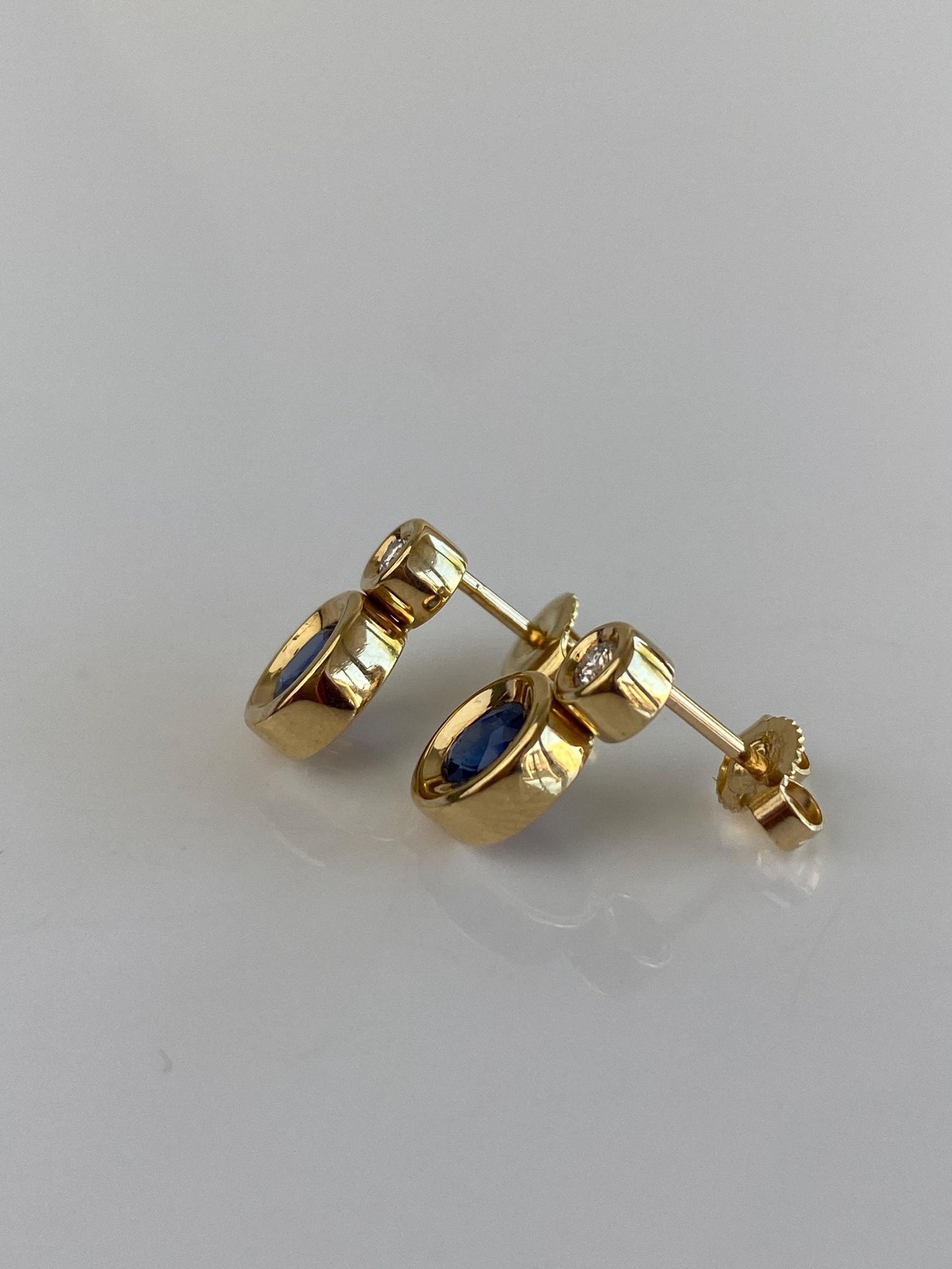Vintage Solid 18k Yellow Gold Diamond Sapphire Stud Earrings