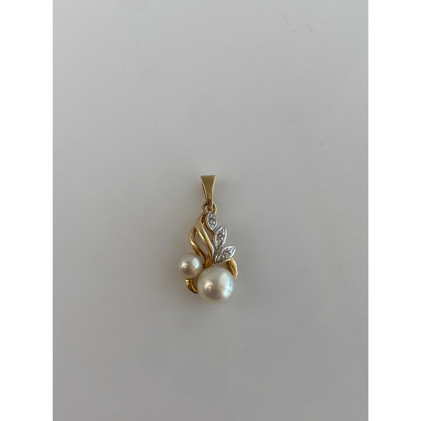 Vintage Solid 18k White & Yellow Gold Diamond Pearls Charm