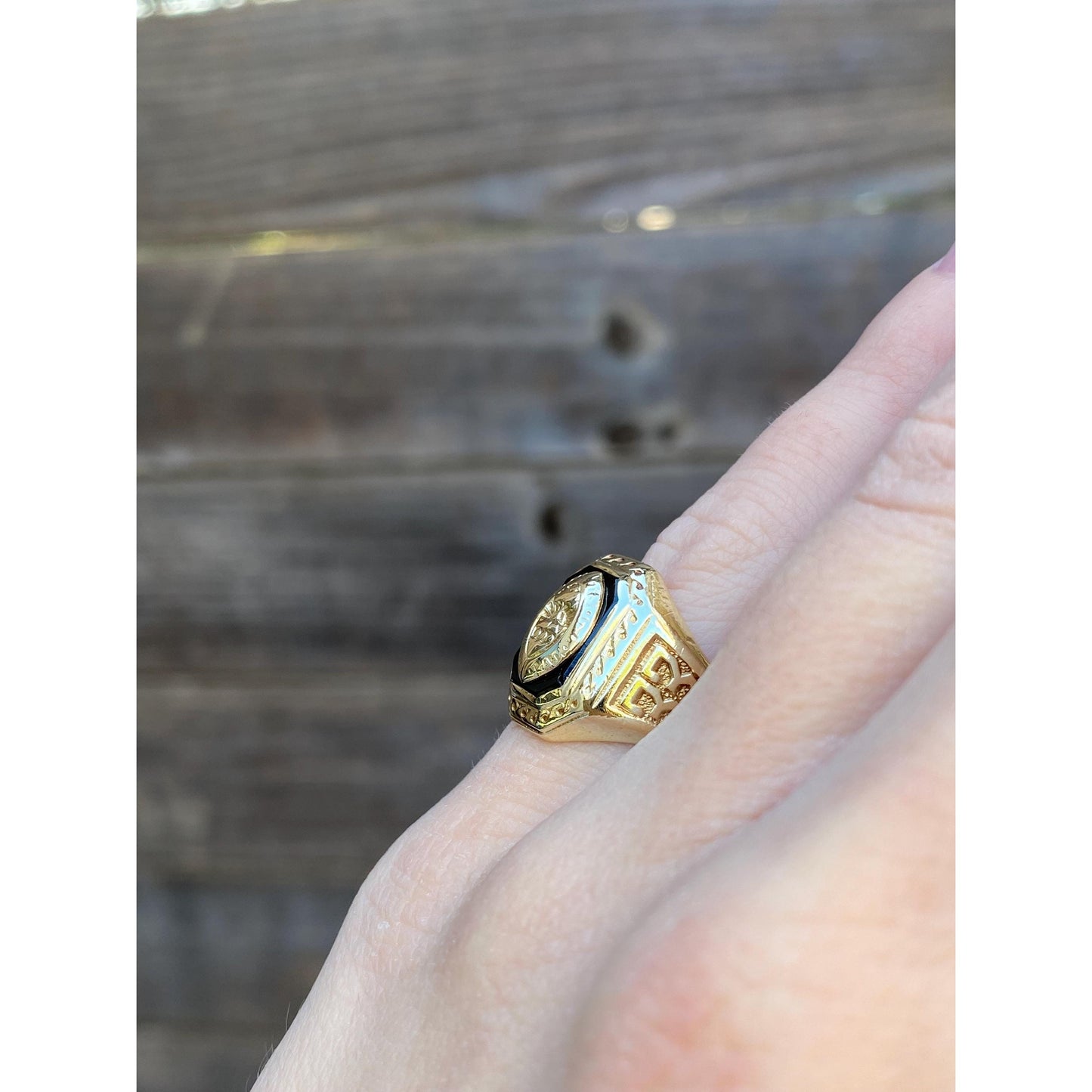 Vintage Solid 10k Yellow Gold 1933 Class Ring - Size 4.25