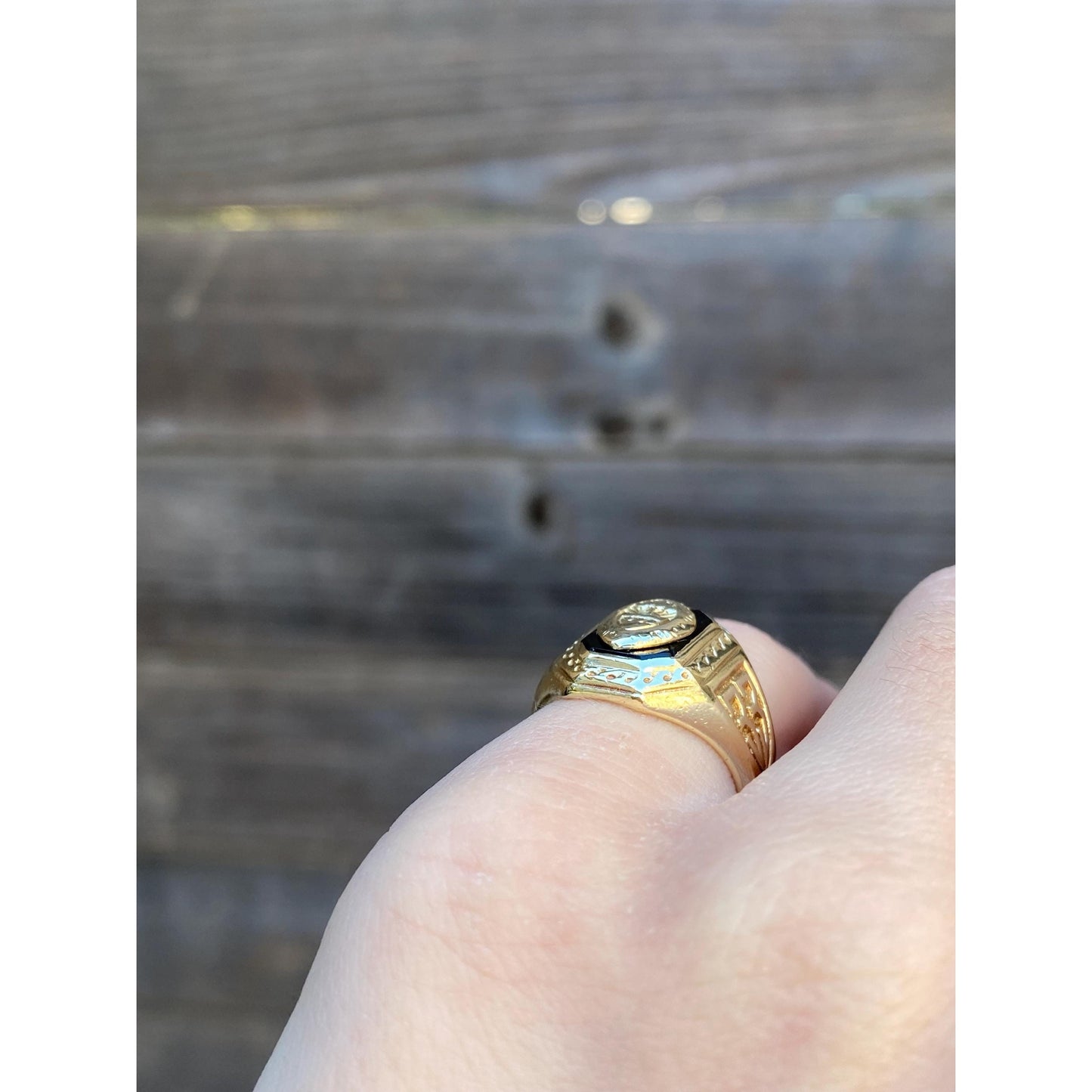 Vintage Solid 10k Yellow Gold 1933 Class Ring - Size 4.25