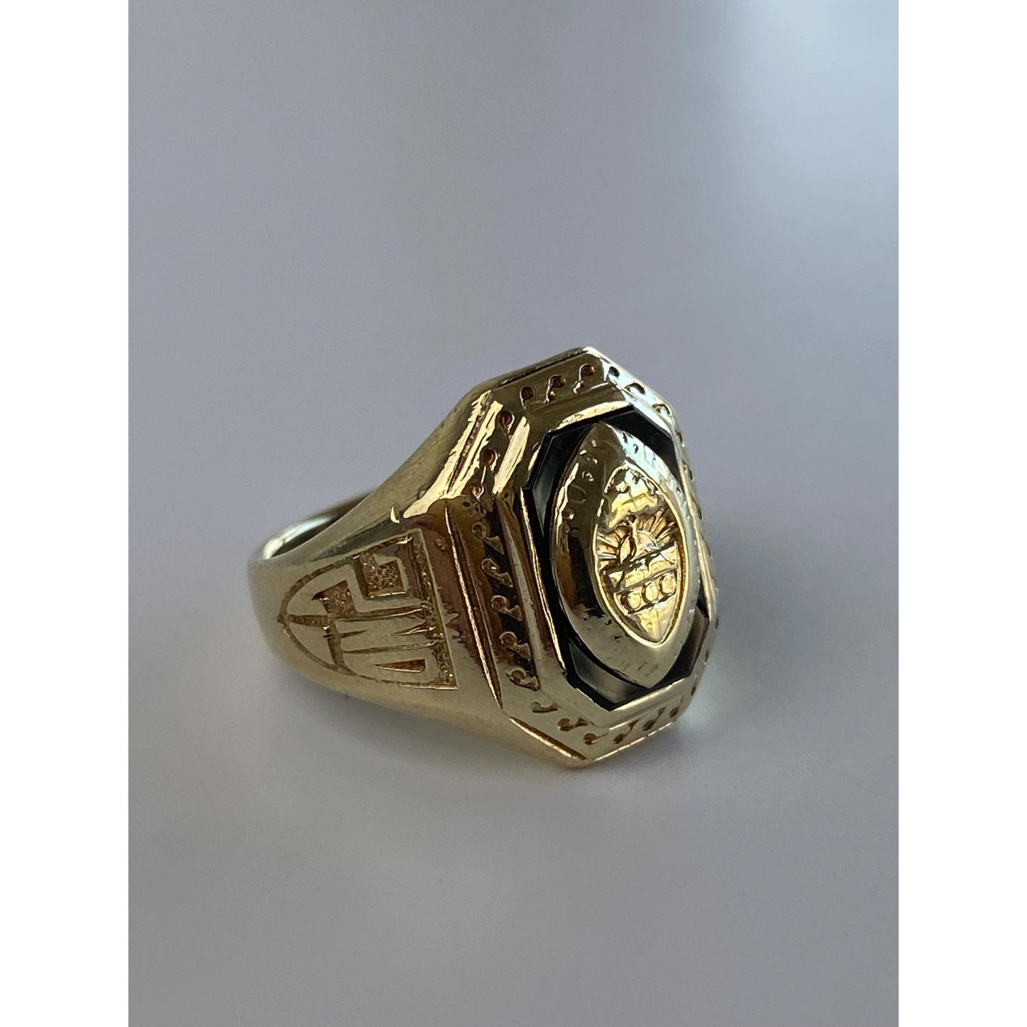 Vintage Solid 10k Yellow Gold 1933 Class Ring - Size 4.25