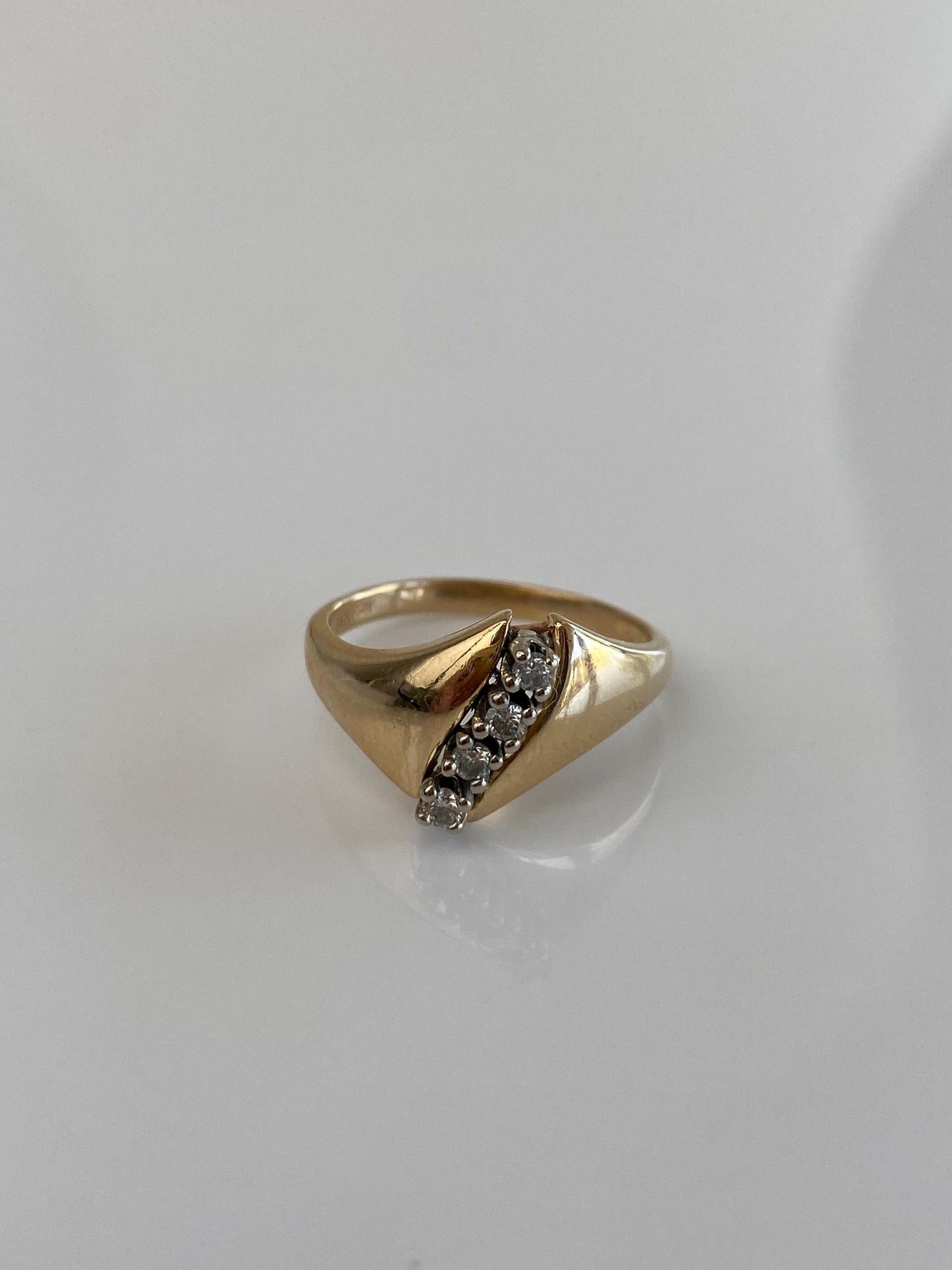 Vintage Solid 14k White & Yellow Gold Diamonds Ring - Size 6.5