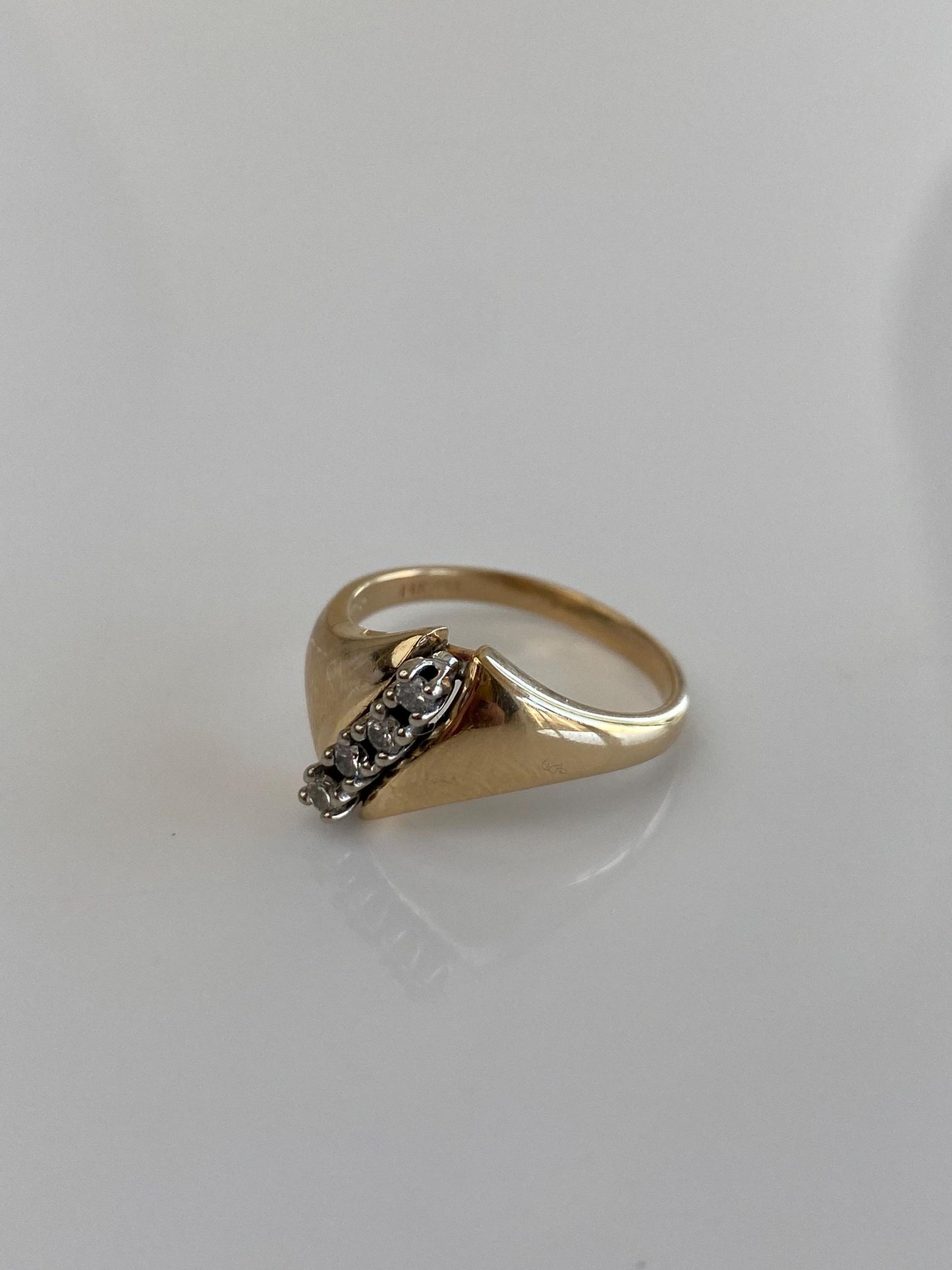 Vintage Solid 14k White & Yellow Gold Diamonds Ring - Size 6.5
