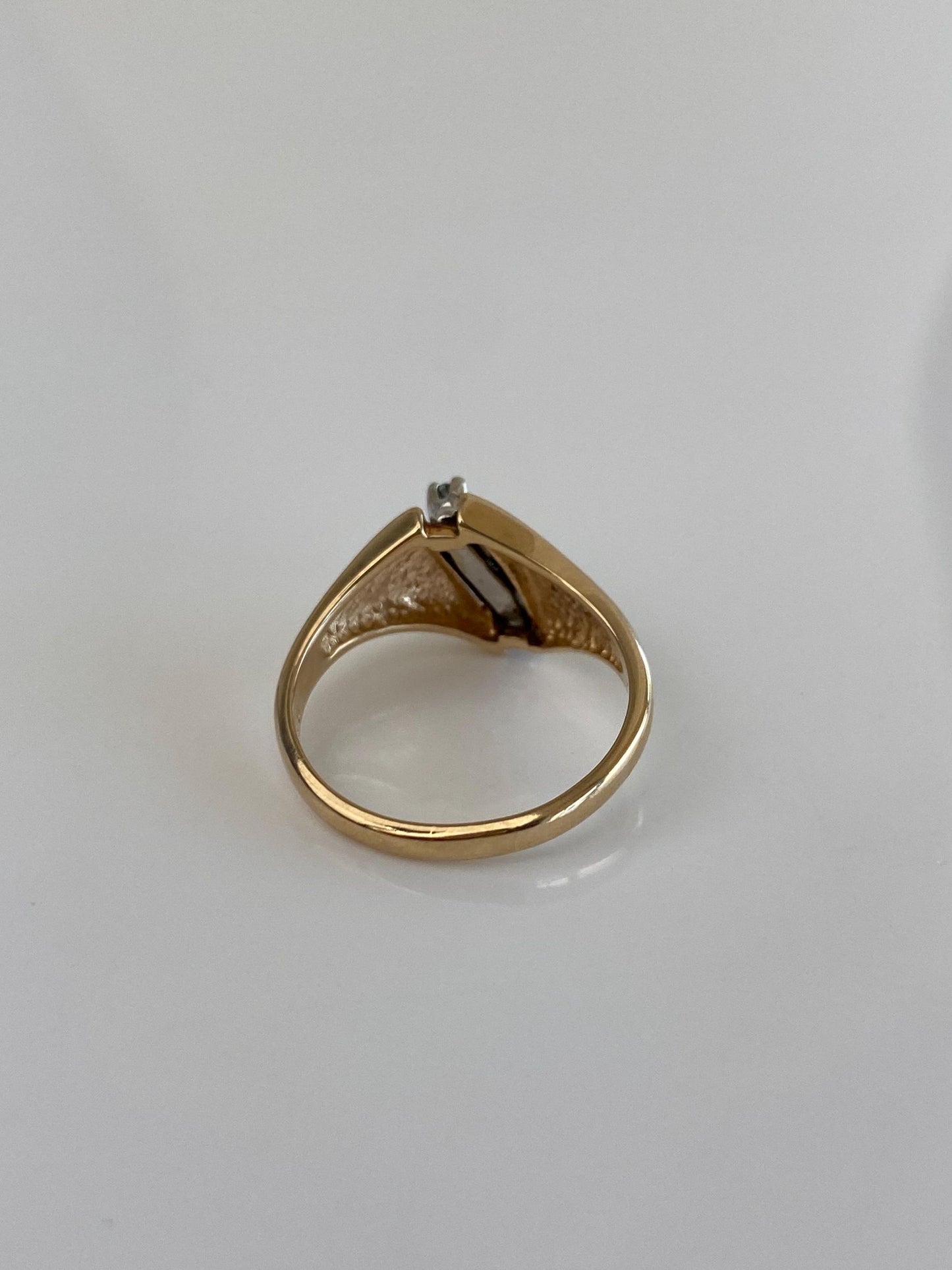 Vintage Solid 14k White & Yellow Gold Diamonds Ring - Size 6.5