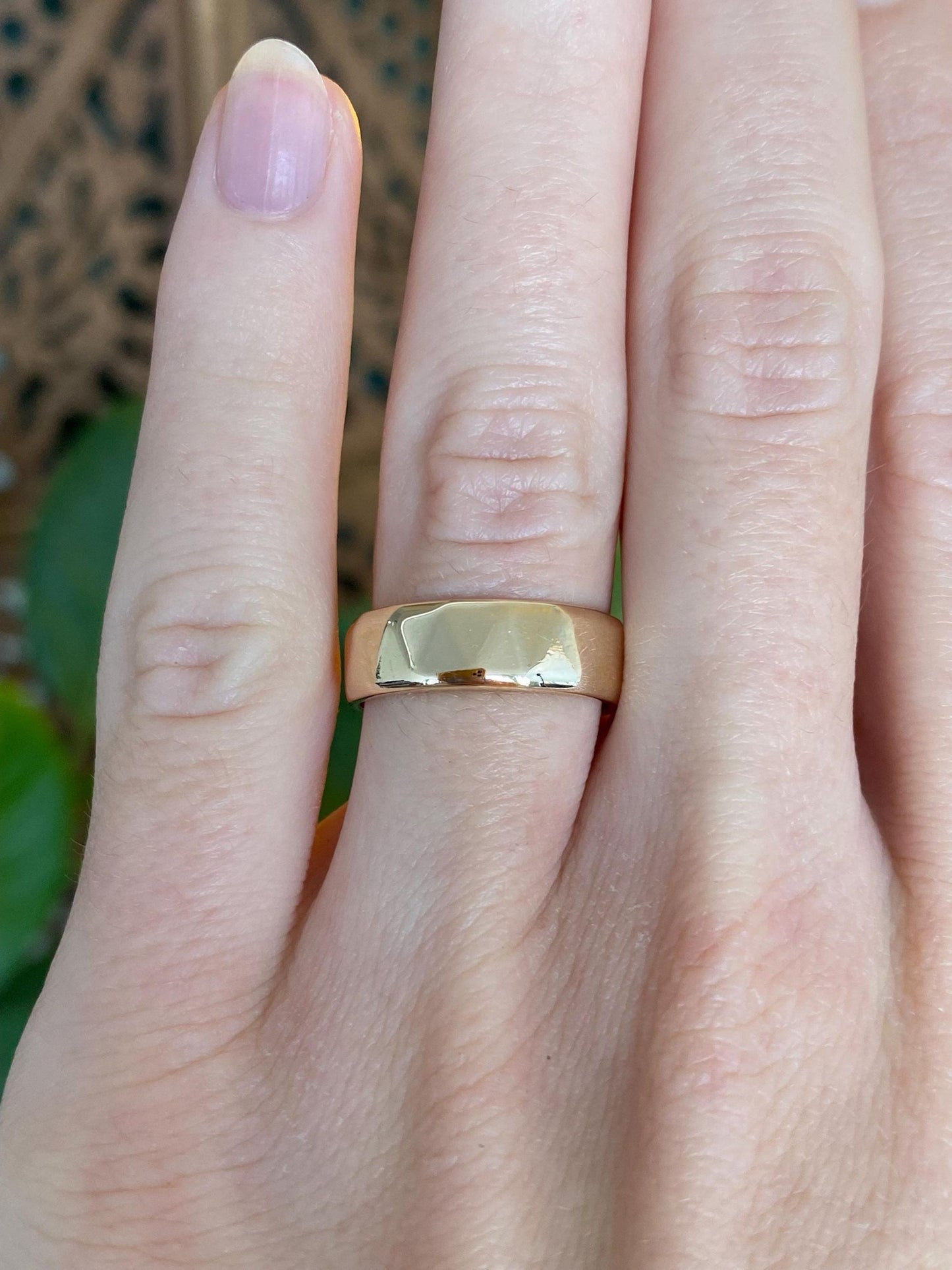 Vintage Solid 14k Yellow Gold Triangle Pattern Ring Band - Size 6.25