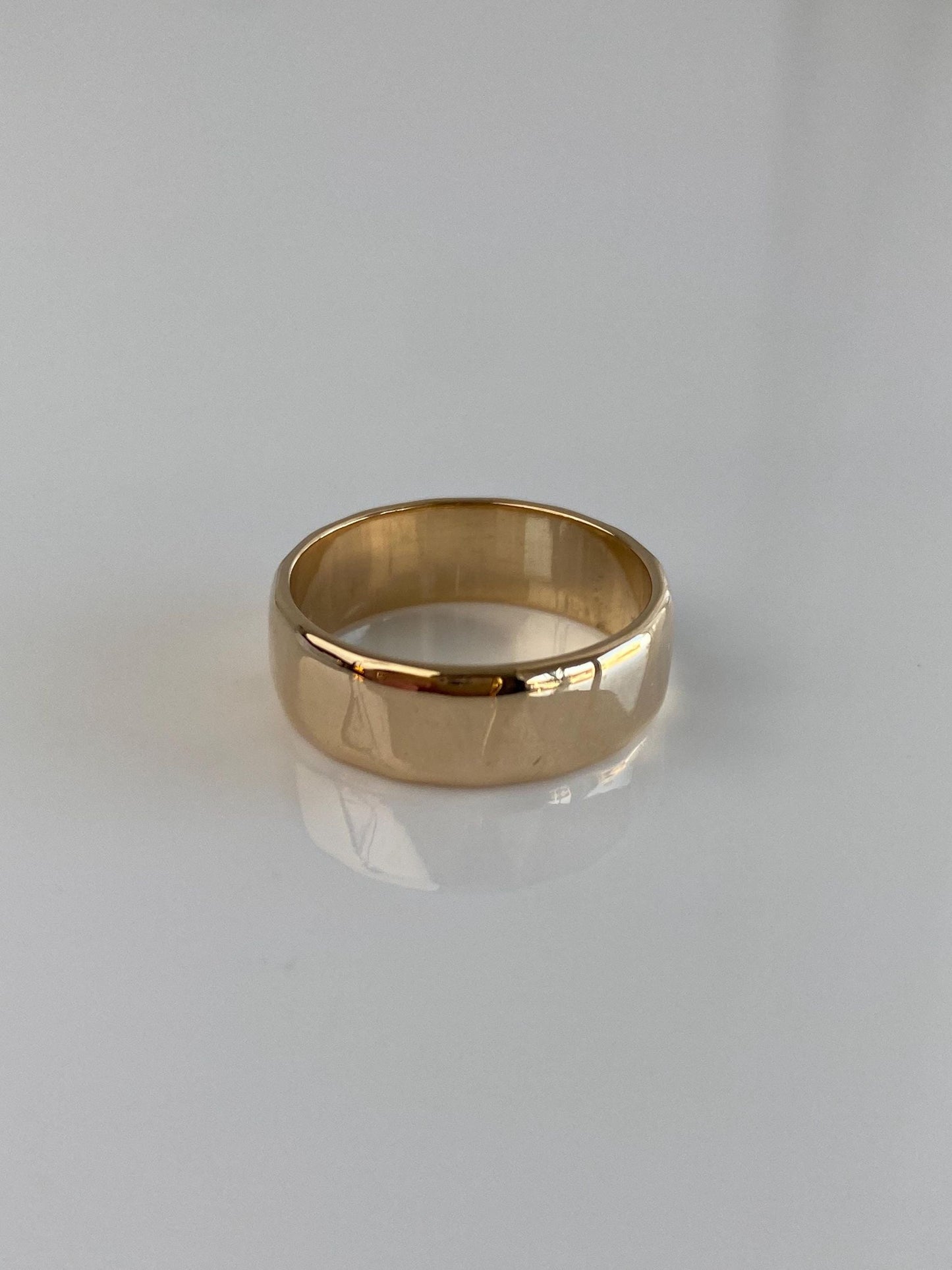 Vintage Solid 14k Yellow Gold Triangle Pattern Ring Band - Size 6.25