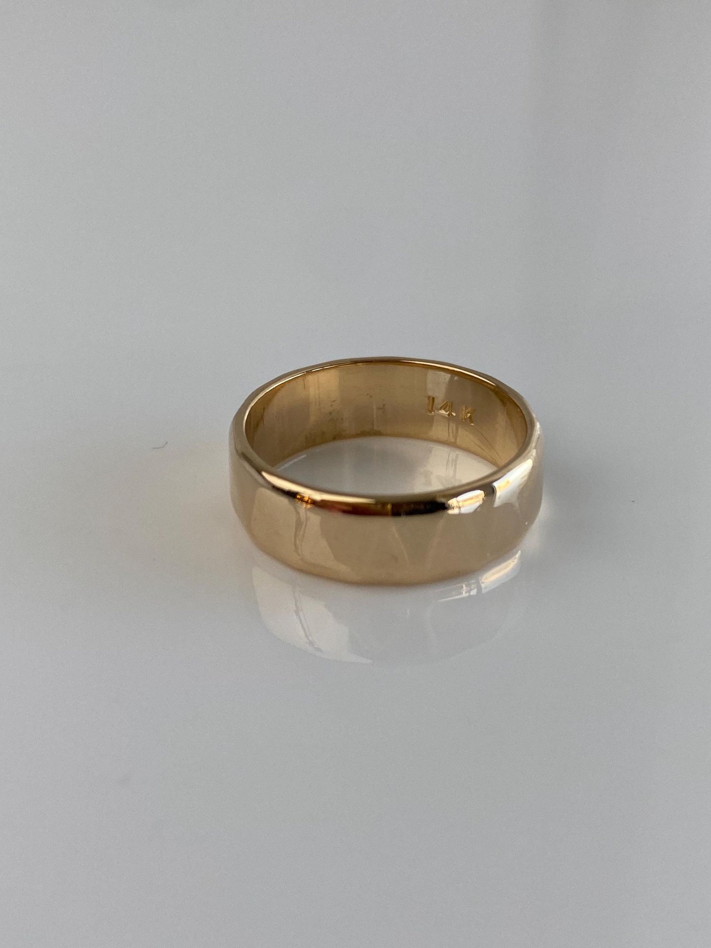 Vintage Solid 14k Yellow Gold Triangle Pattern Ring Band - Size 6.25