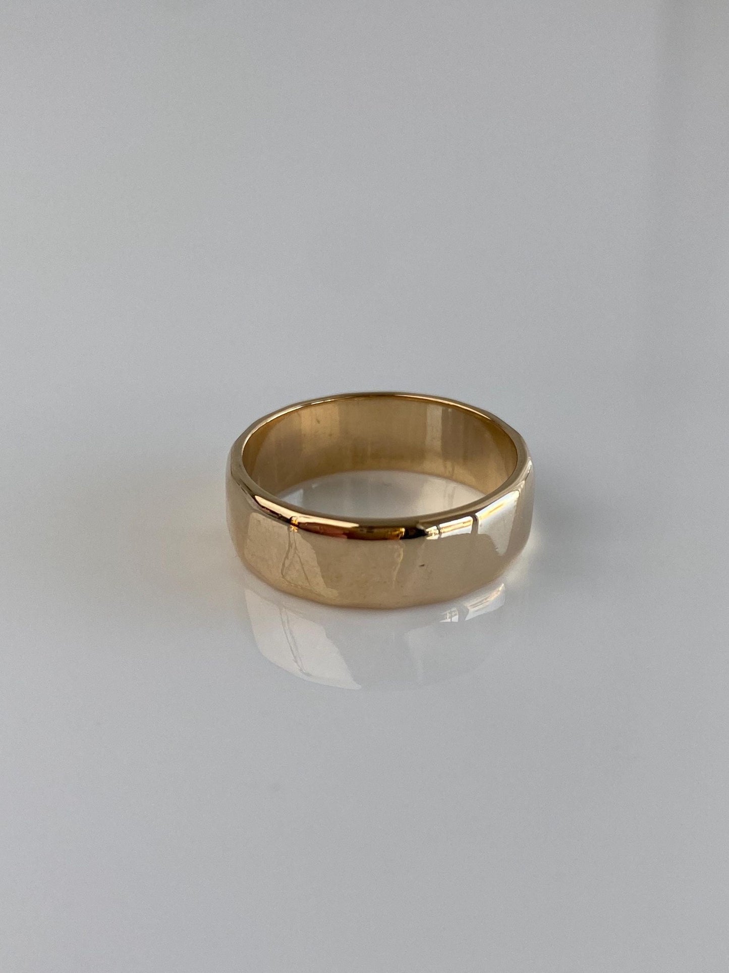 Vintage Solid 14k Yellow Gold Triangle Pattern Ring Band - Size 6.25