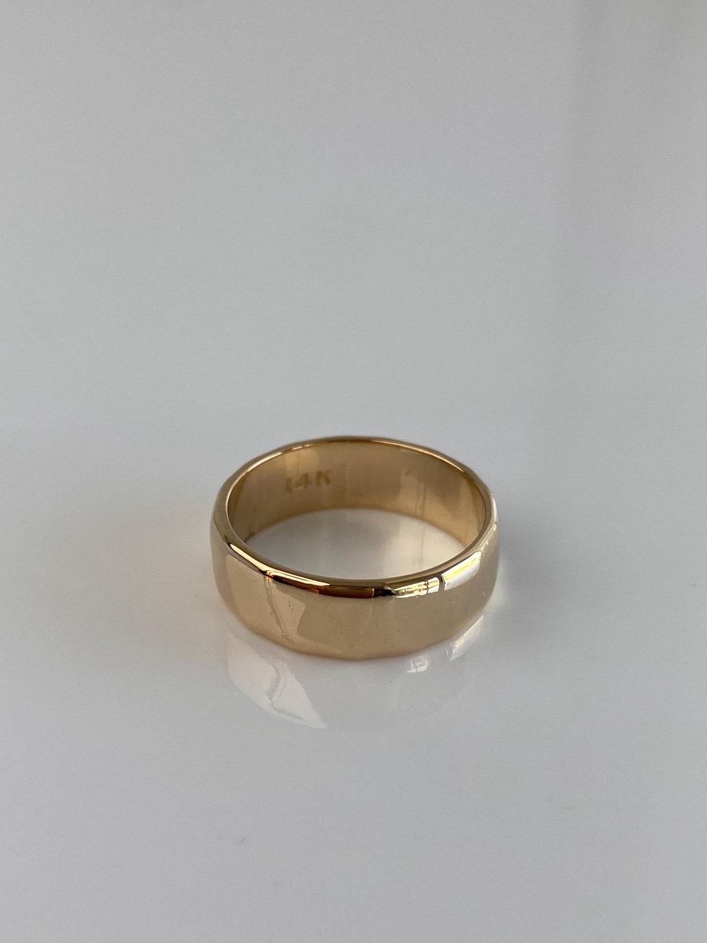 Vintage Solid 14k Yellow Gold Triangle Pattern Ring Band - Size 6.25