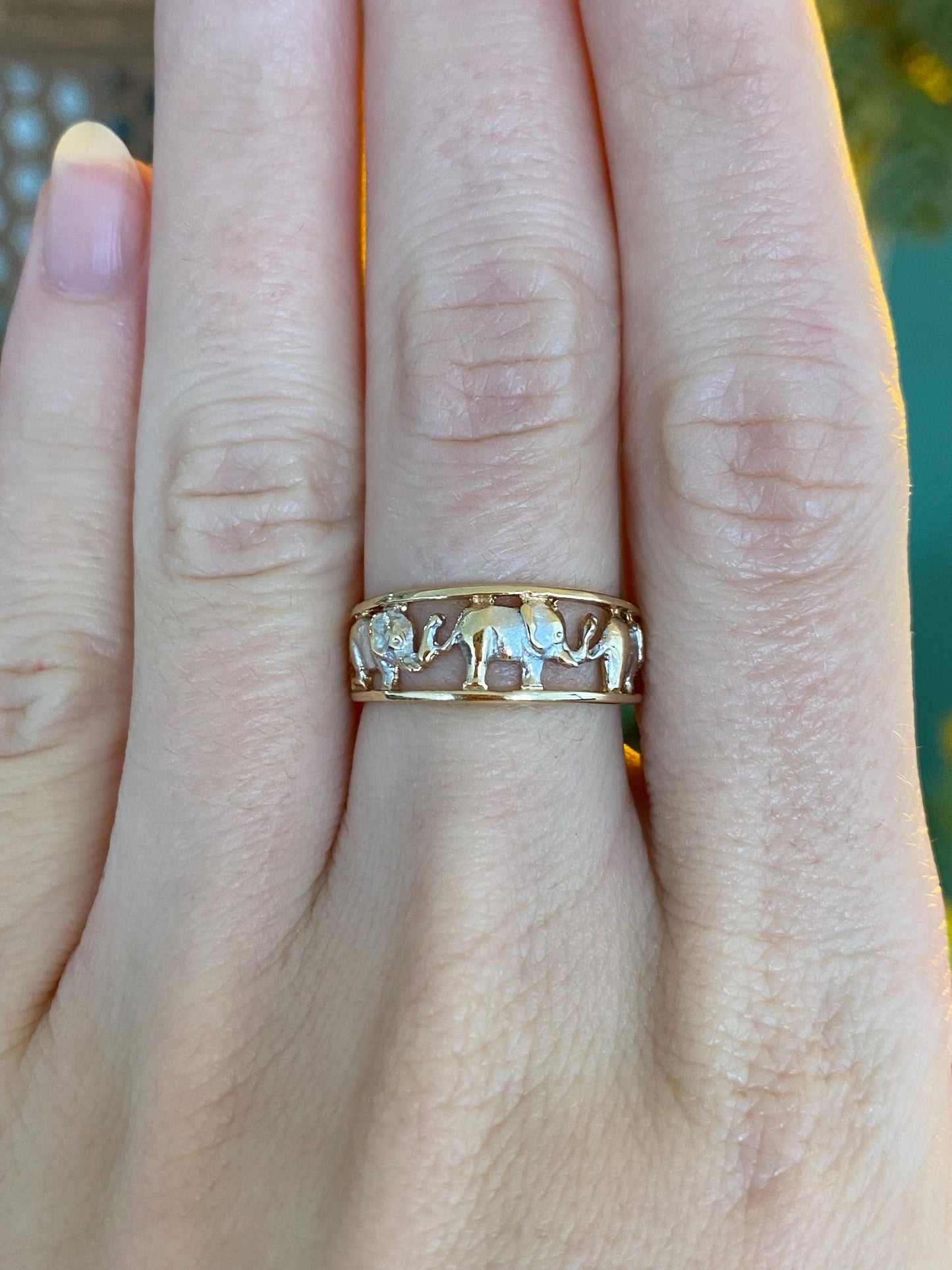 Vintage Solid 10k White & Yellow Gold Elephants Ring Band - Size 6.75
