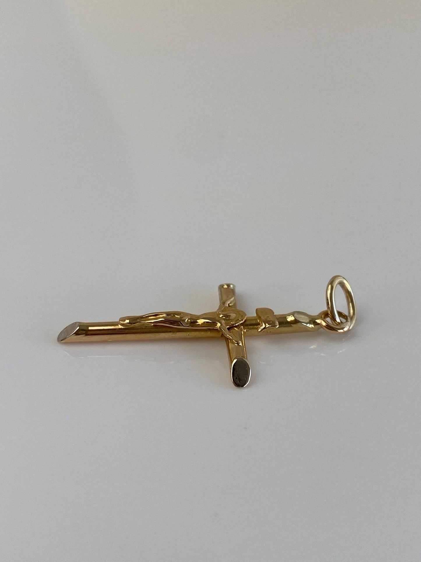 Vintage 18k Yellow Gold Crucifix Cross Charm