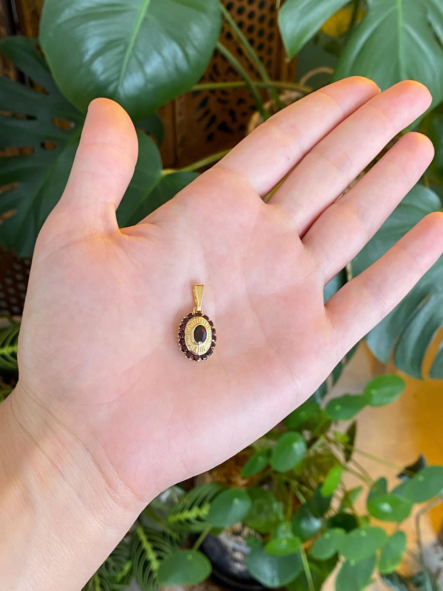 Vintage Solid 18k Yellow Gold Garnet Halo Charm