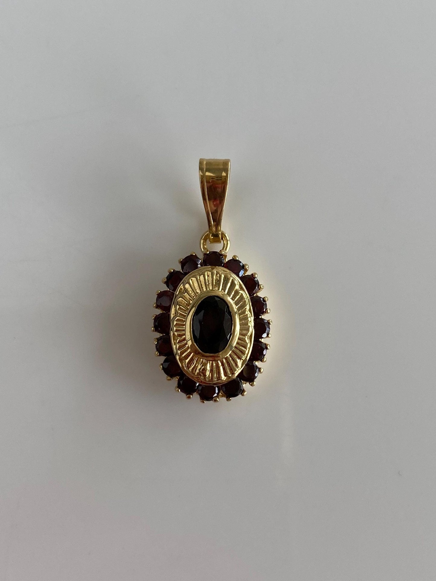 Vintage Solid 18k Yellow Gold Garnet Halo Charm