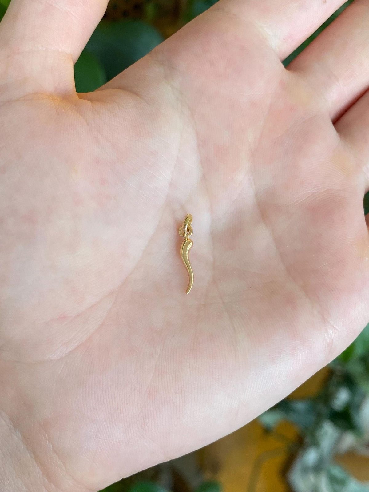 Vintage 18k Yellow Gold Tiny Italian Horn Charm