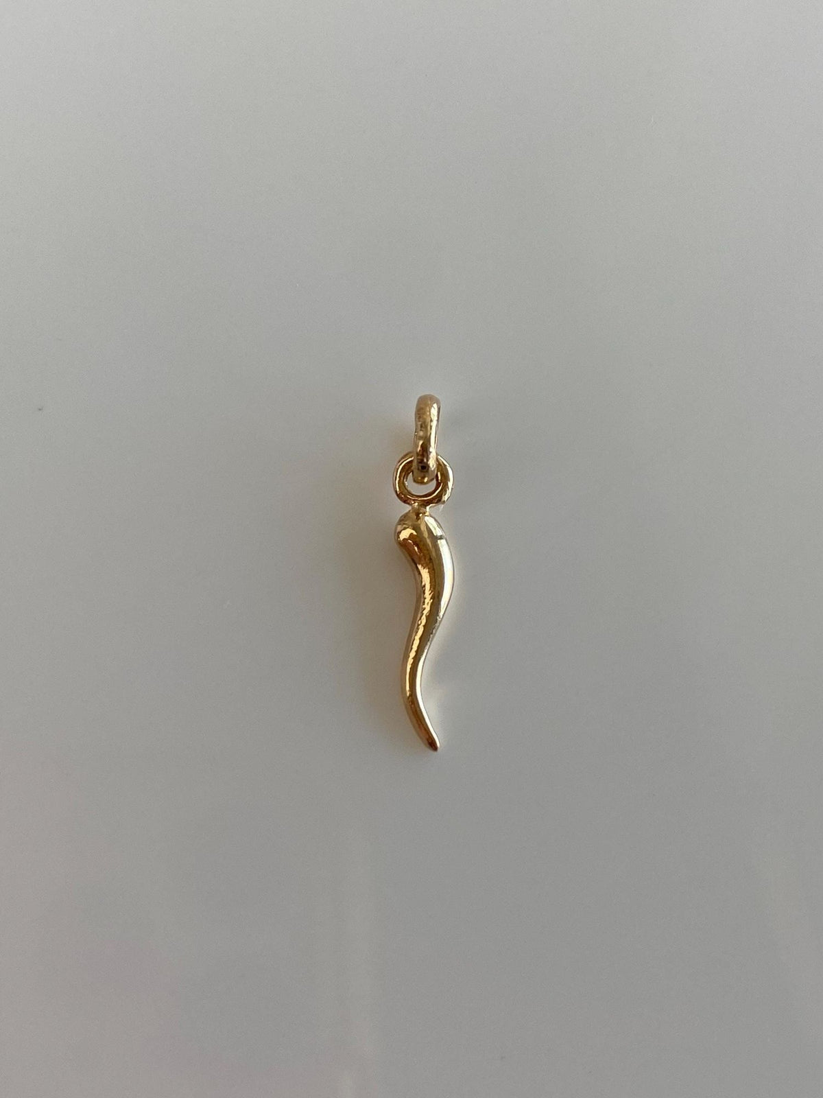 Vintage 18k Yellow Gold Tiny Italian Horn Charm