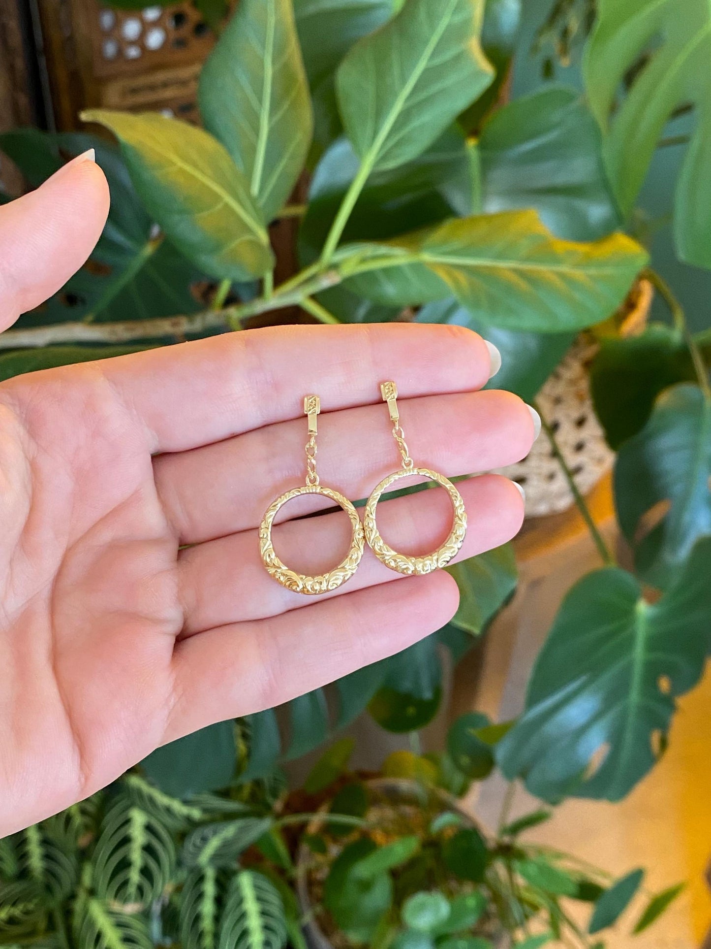 Vintage 14k Yellow Gold Textured Hoop Dangle Stud Earrings