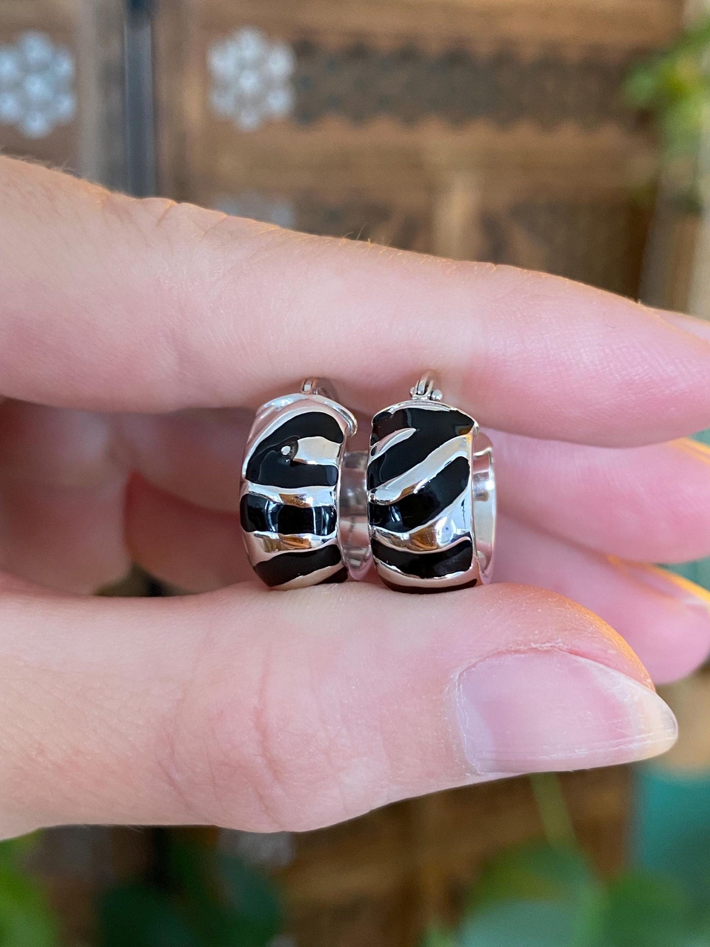 Vintage 14k White Gold Black Enamel Zebra Print Hoop Earrings