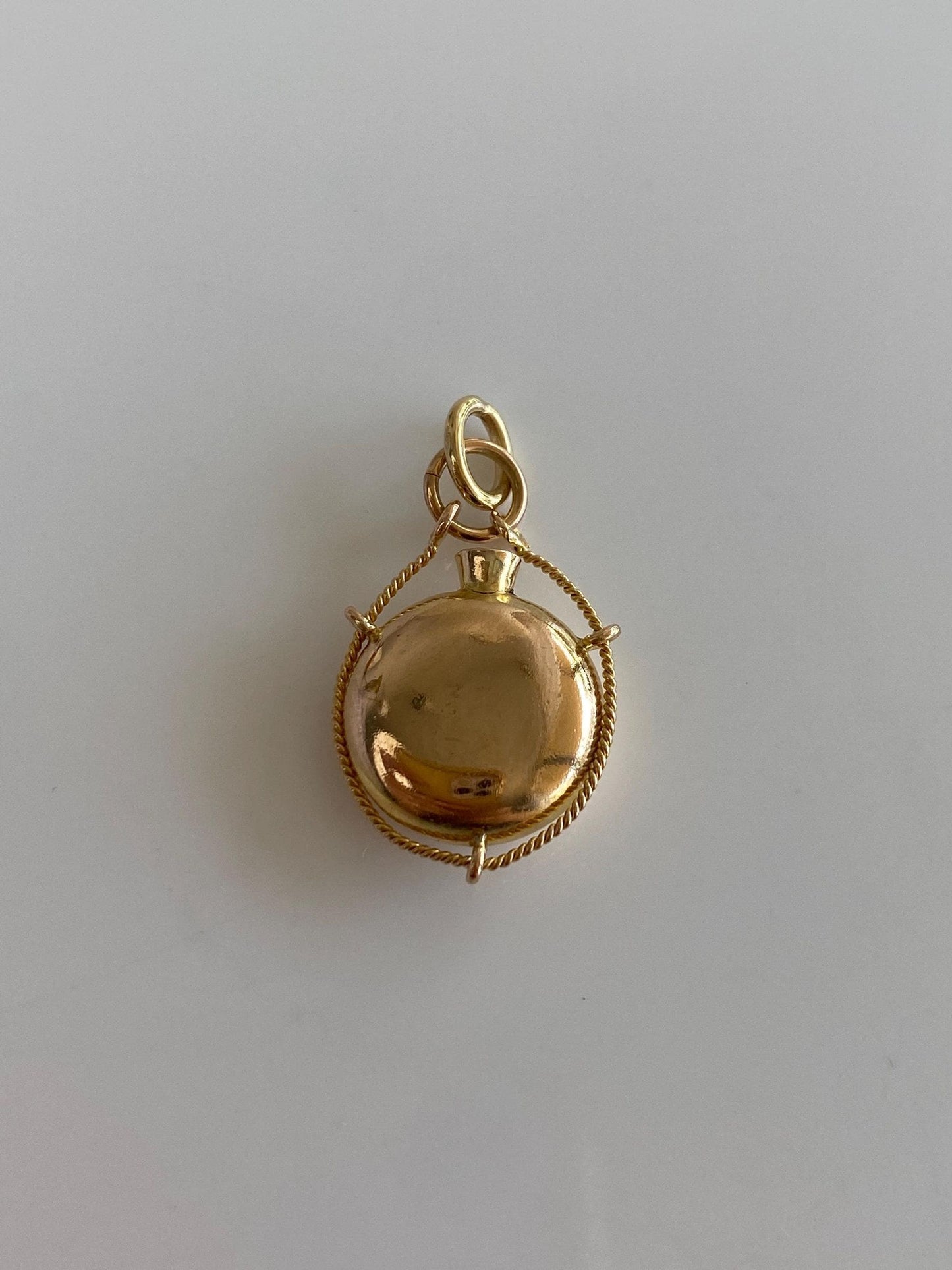 Vintage 18k Yellow Gold Canteen Rope Charm