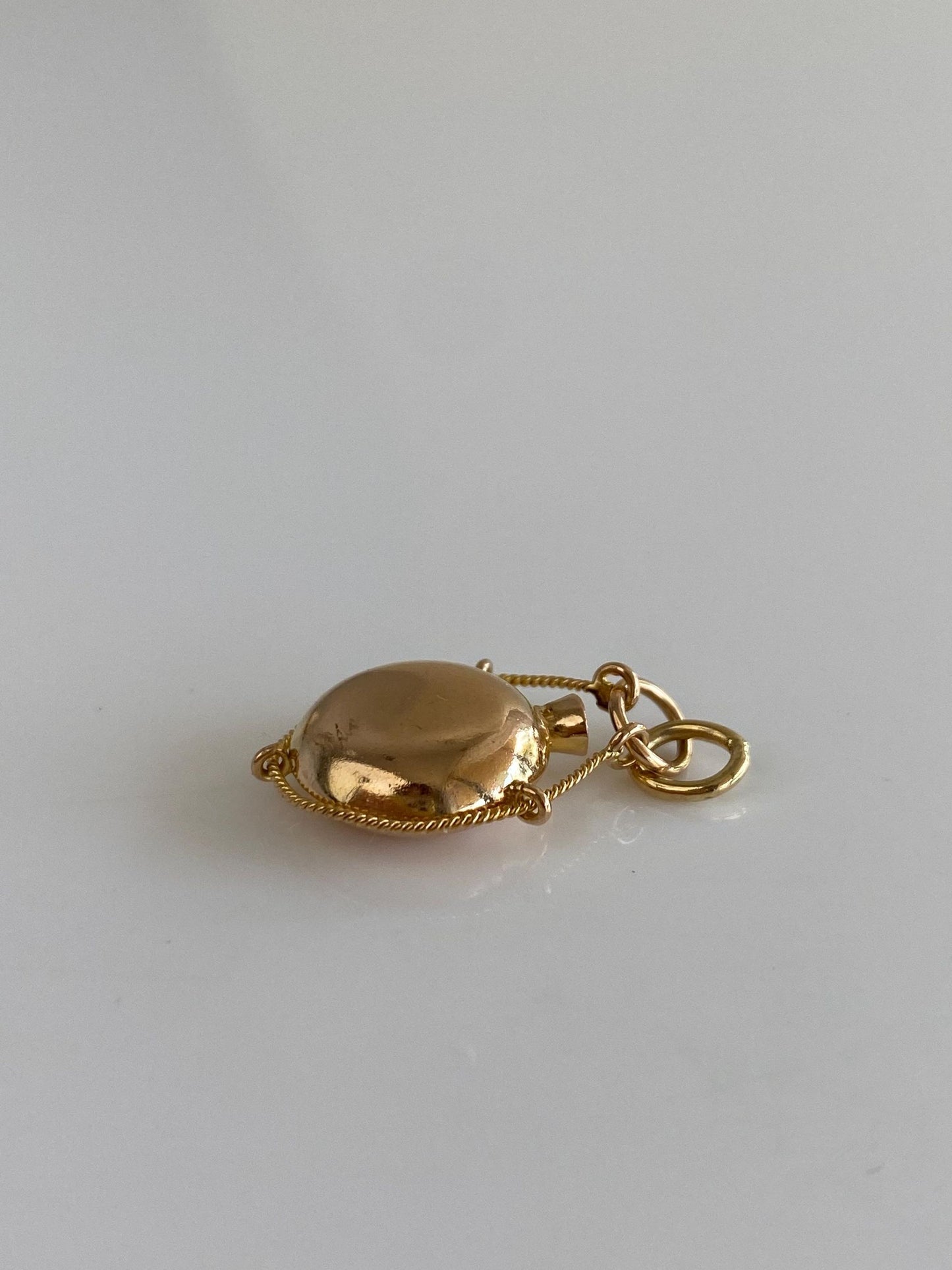 Vintage 18k Yellow Gold Canteen Rope Charm