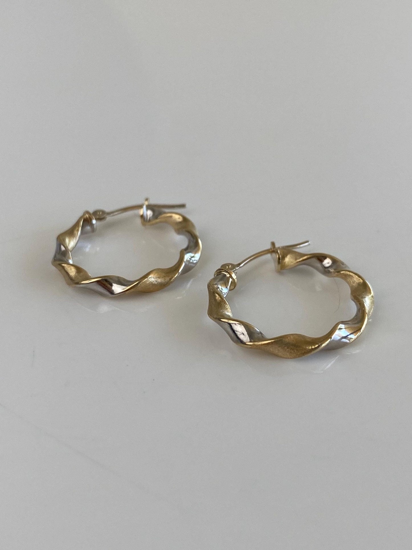 Vintage 14k White & Yellow Gold Twist Hoop Earrings