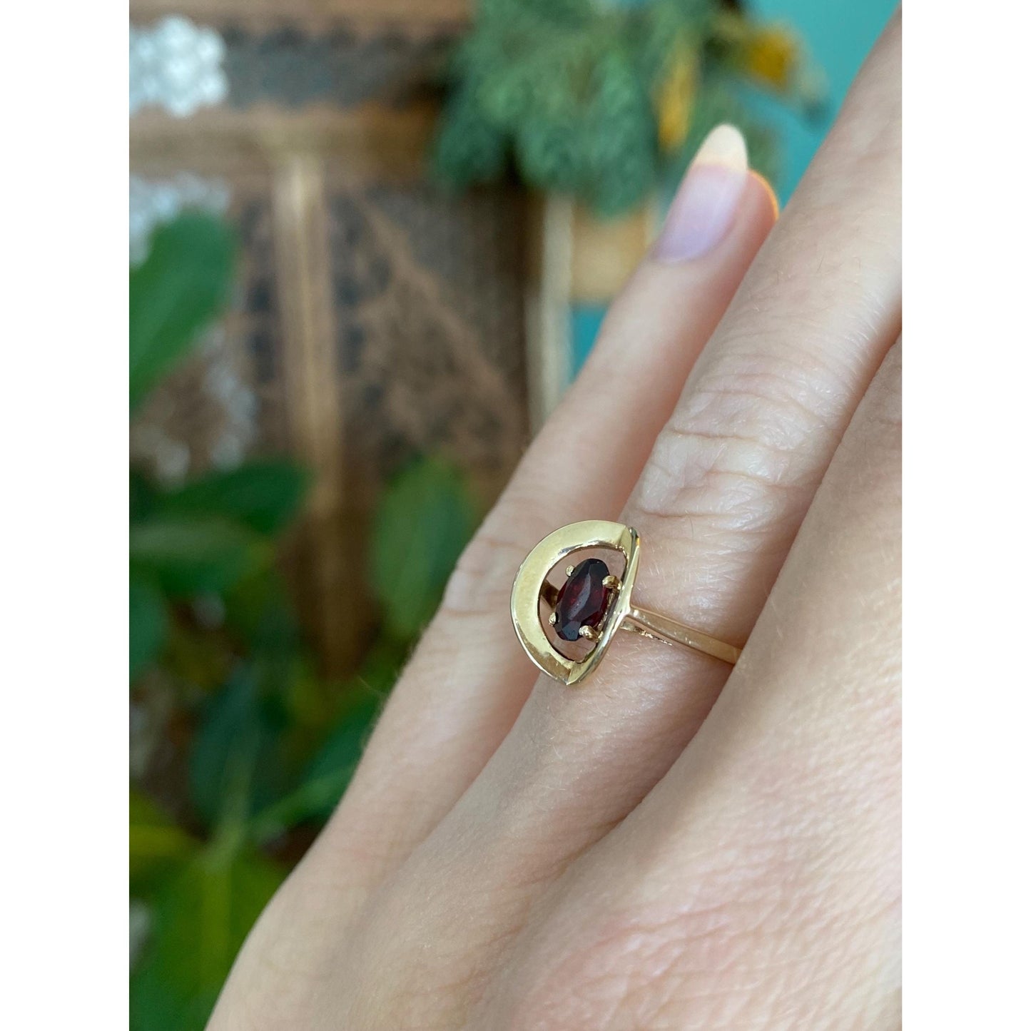 Vintage Solid 10k Yellow Gold Garnet Ring - Size 5.5