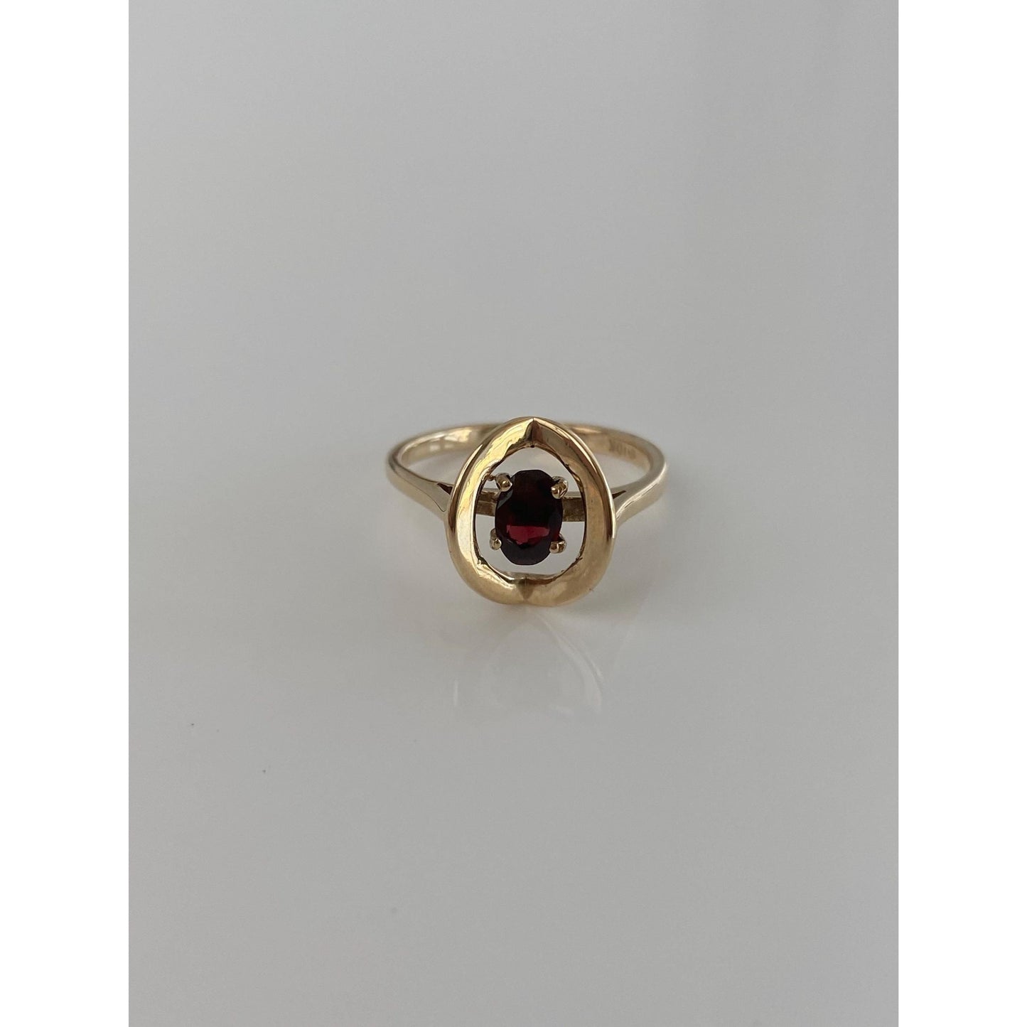 Vintage Solid 10k Yellow Gold Garnet Ring - Size 5.5