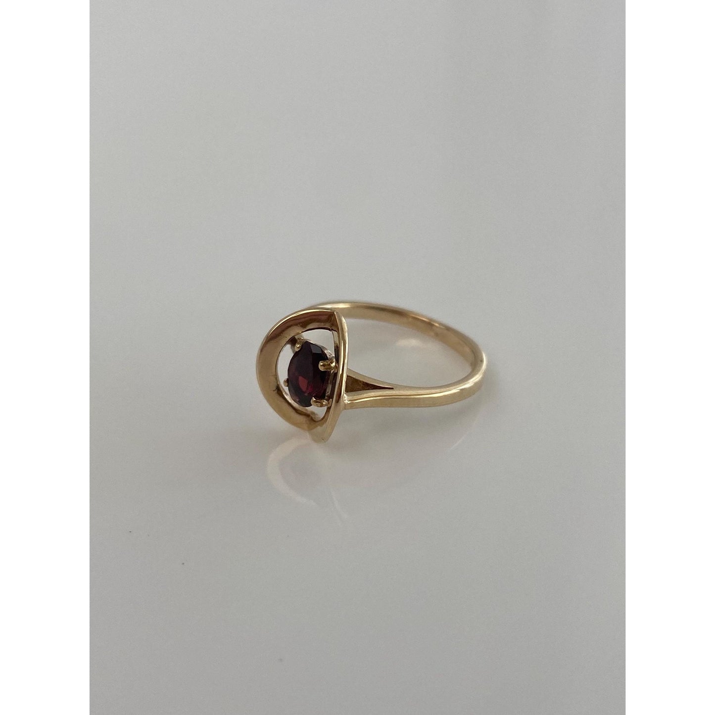 Vintage Solid 10k Yellow Gold Garnet Ring - Size 5.5