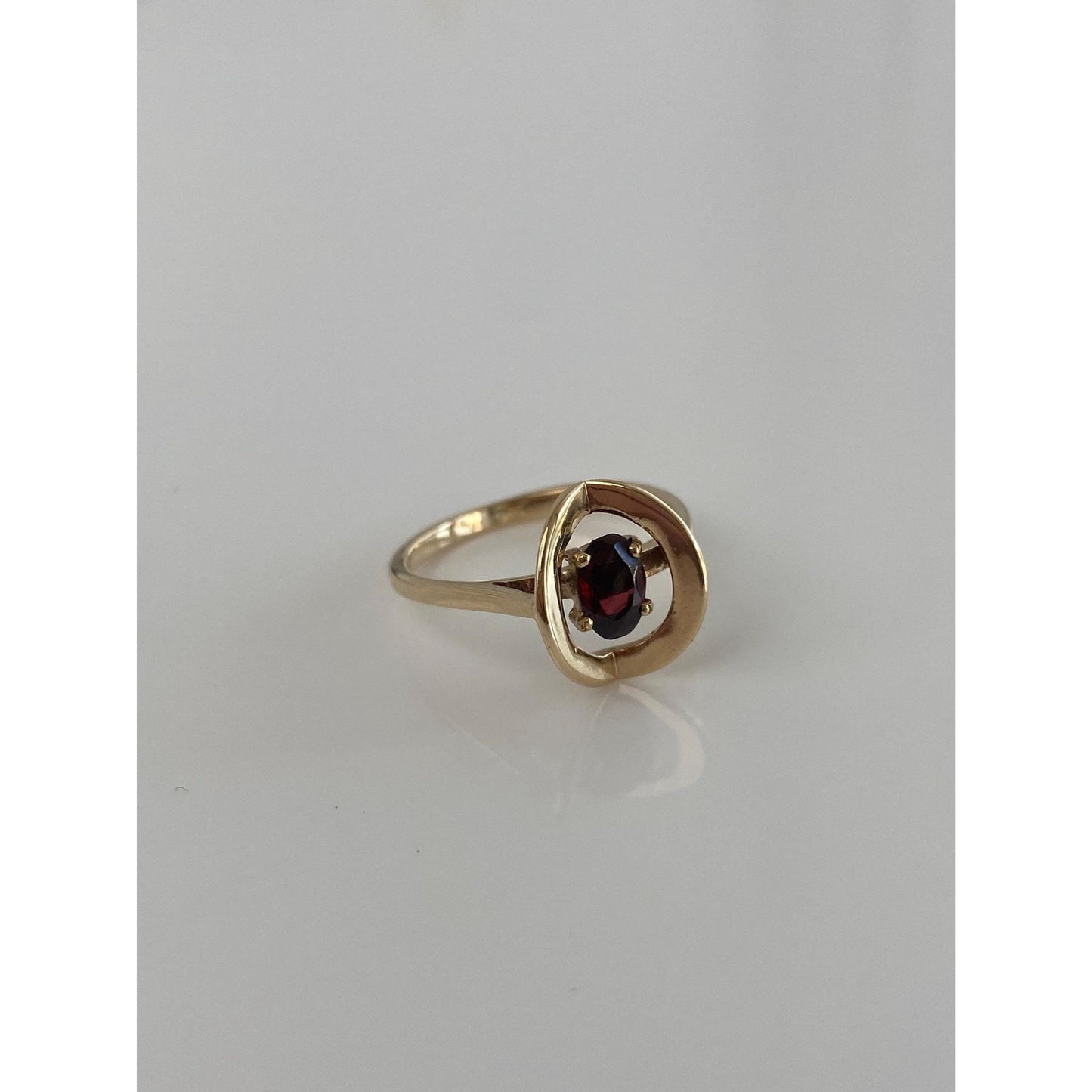 Vintage Solid 10k Yellow Gold Garnet Ring - Size 5.5