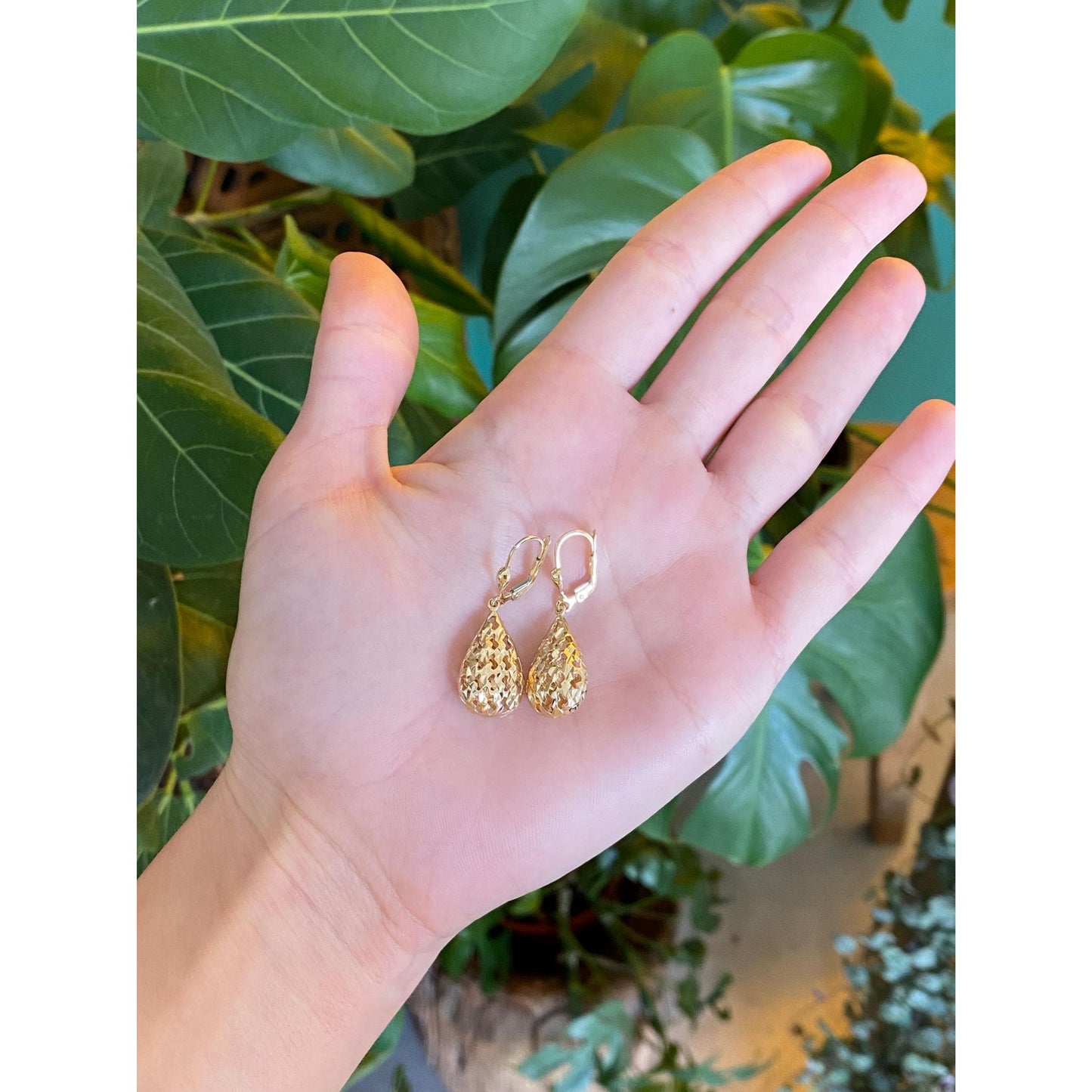 Vintage 14k Yellow Gold Filigree Dangle Earrings