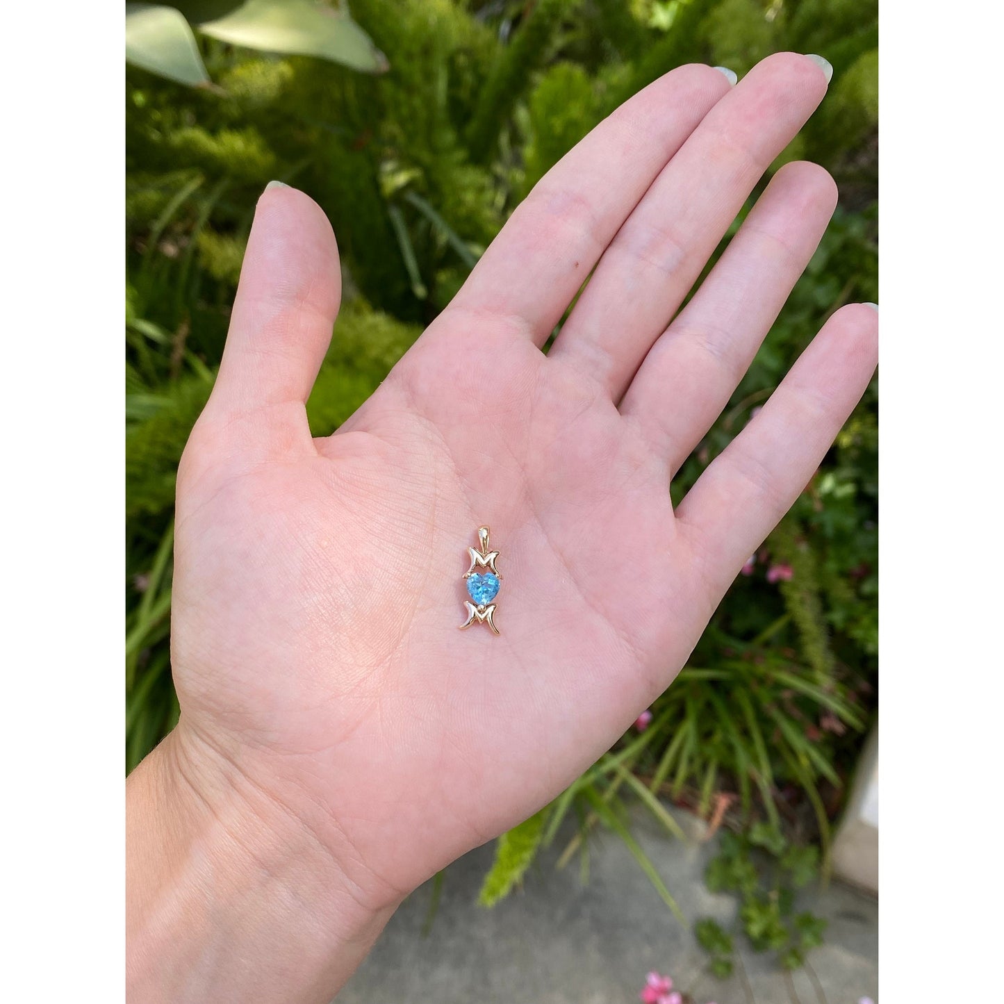 Vintage Solid 10k Yellow Gold Aquamarine 'Mom' Charm