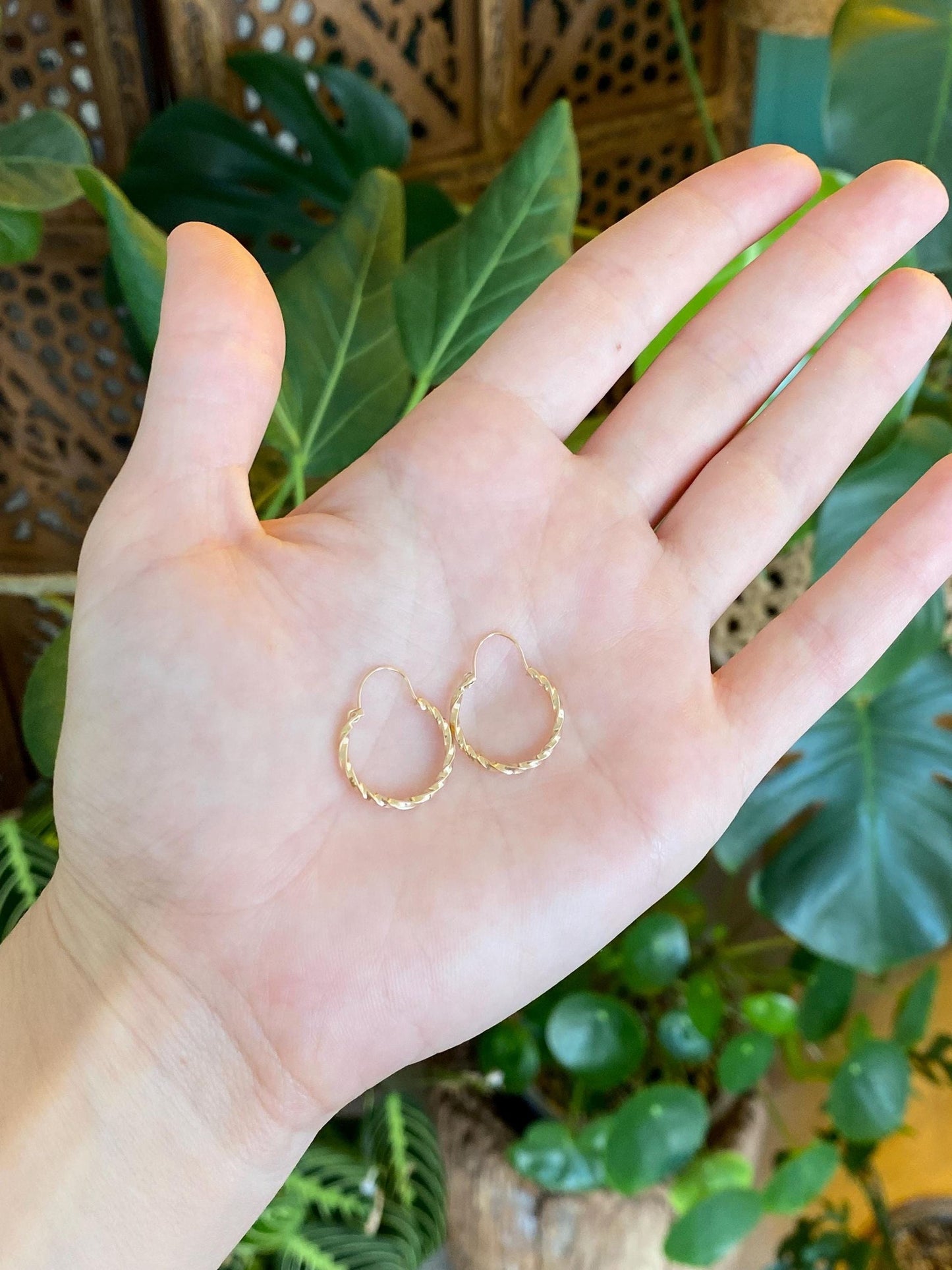 Vintage 14k Yellow Gold Twist Hoop Earrings