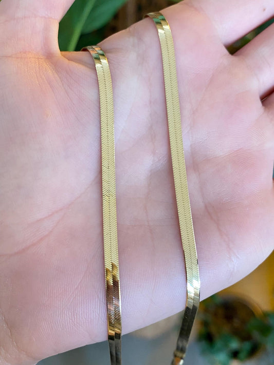 Vintage Solid 14k Yellow Gold Herringbone Chain Necklace - 18.25 inches