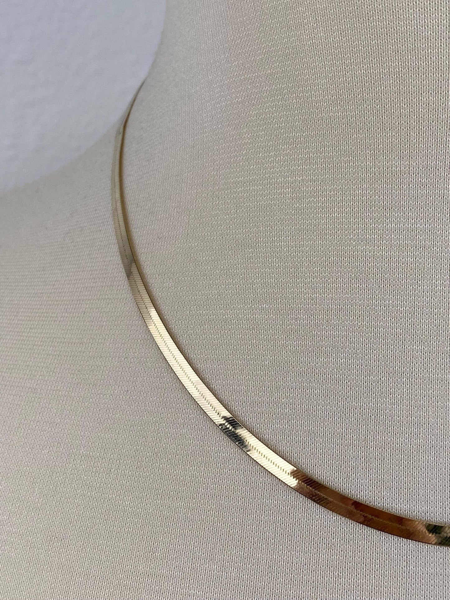 Vintage Solid 14k Yellow Gold Herringbone Chain Necklace - 18.25 inches