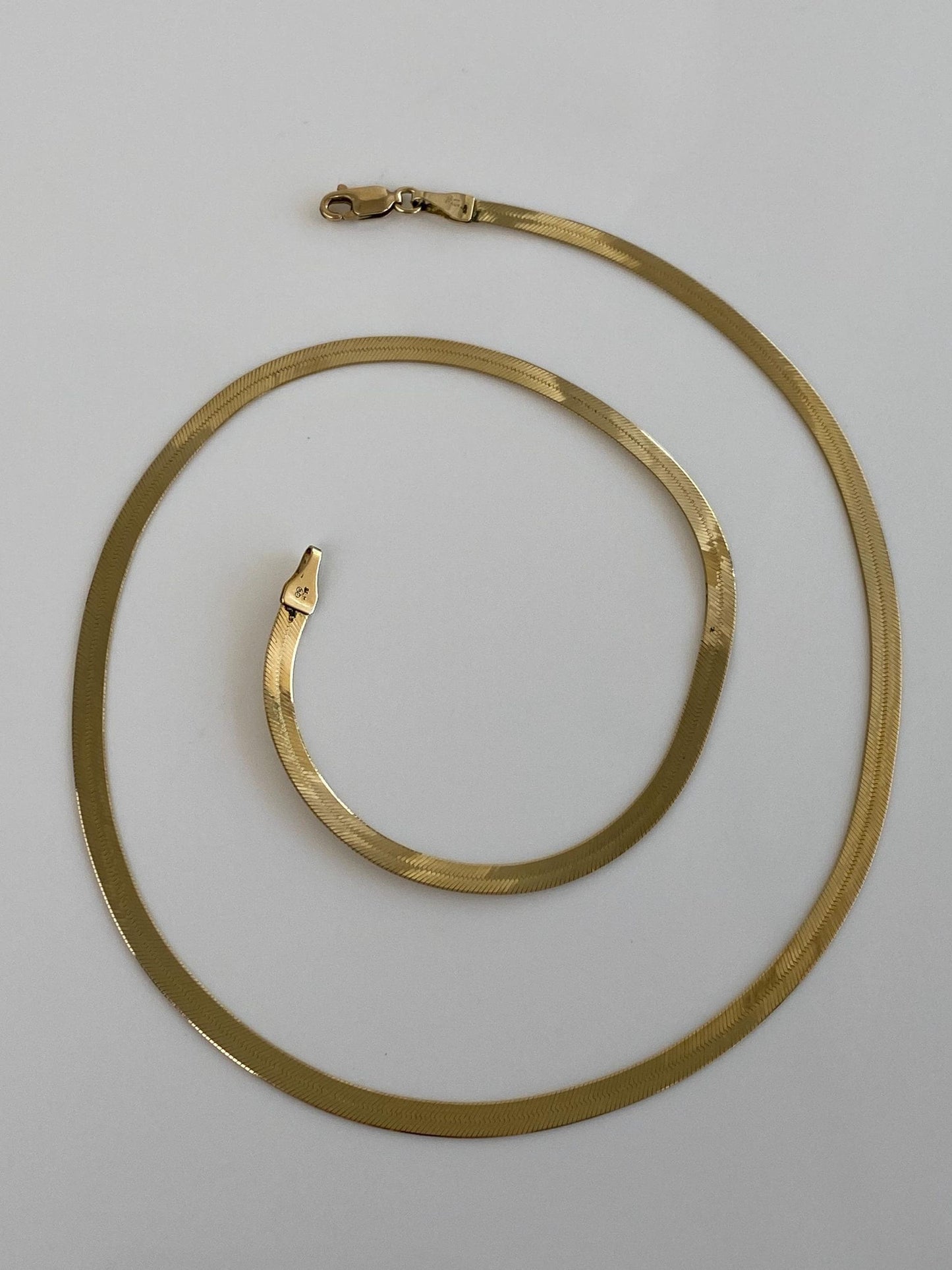 Vintage Solid 14k Yellow Gold Herringbone Chain Necklace - 18.25 inches