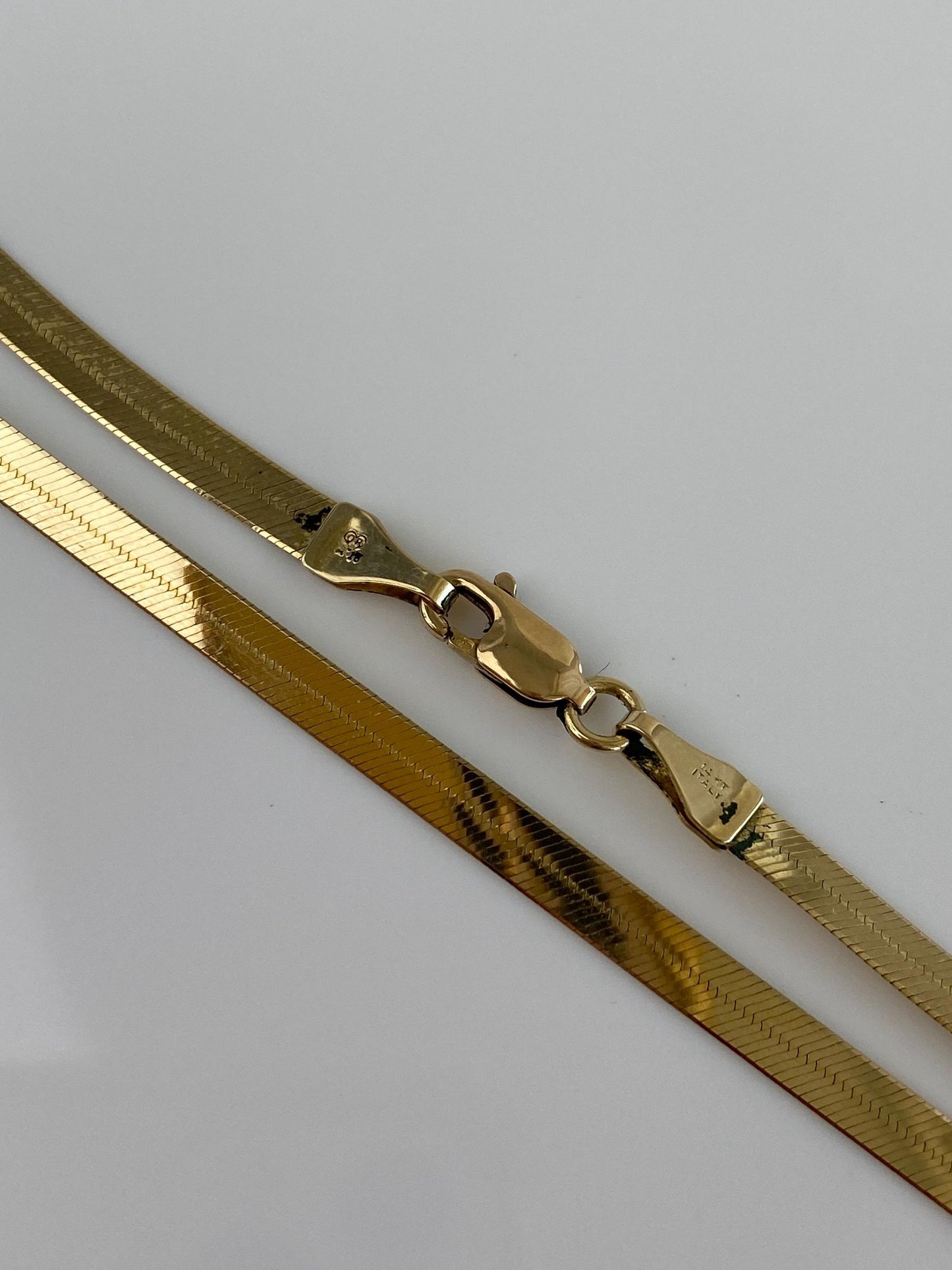 Vintage Solid 14k Yellow Gold Herringbone Chain Necklace - 18.25 inches