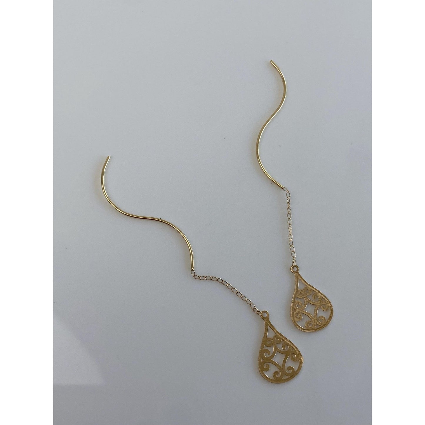 Vintage Solid 14k Yellow Gold Diamond Cut Filigree Threader Earrings