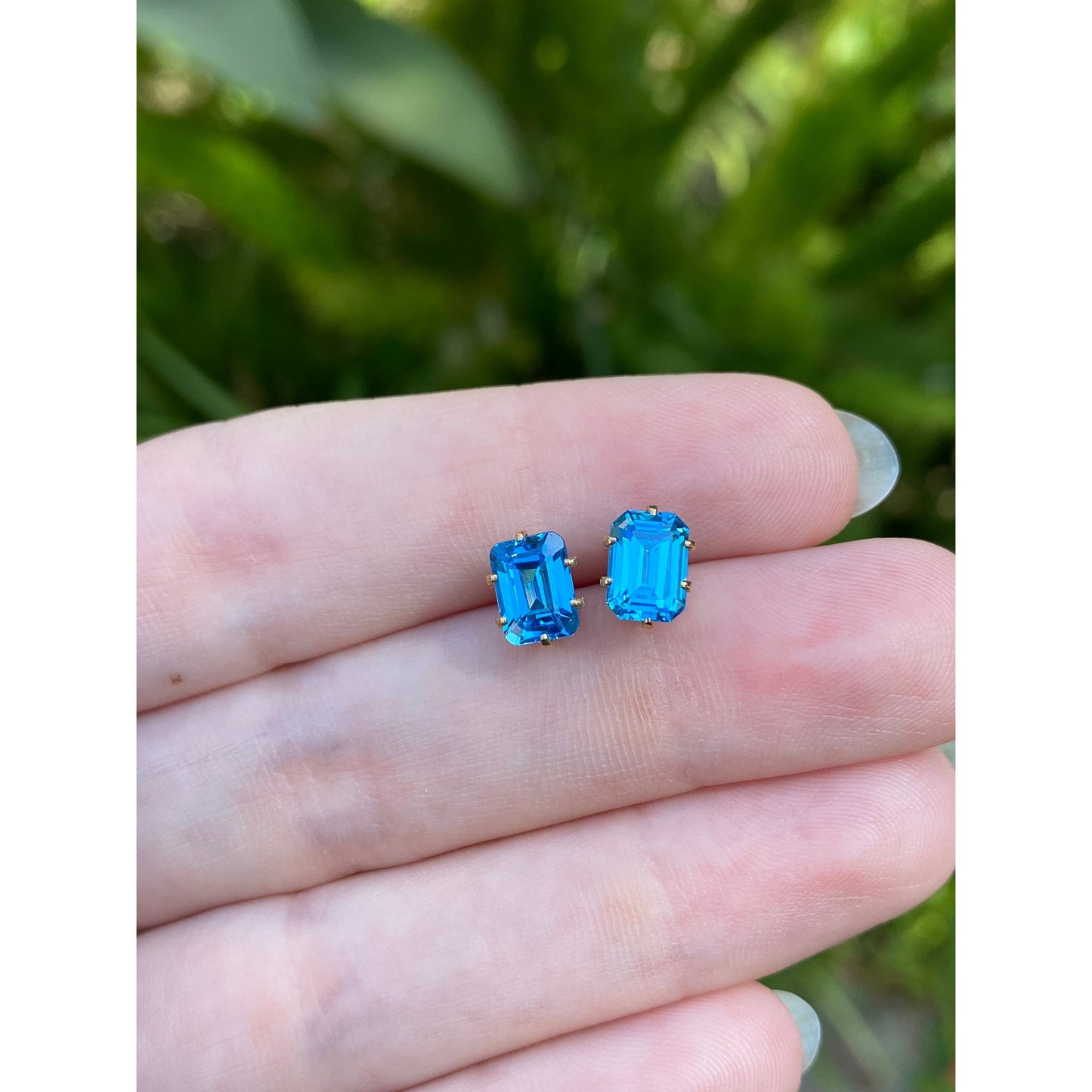 Solid 14k Yellow Gold Blue Cubic Zirconia Stud Earrings