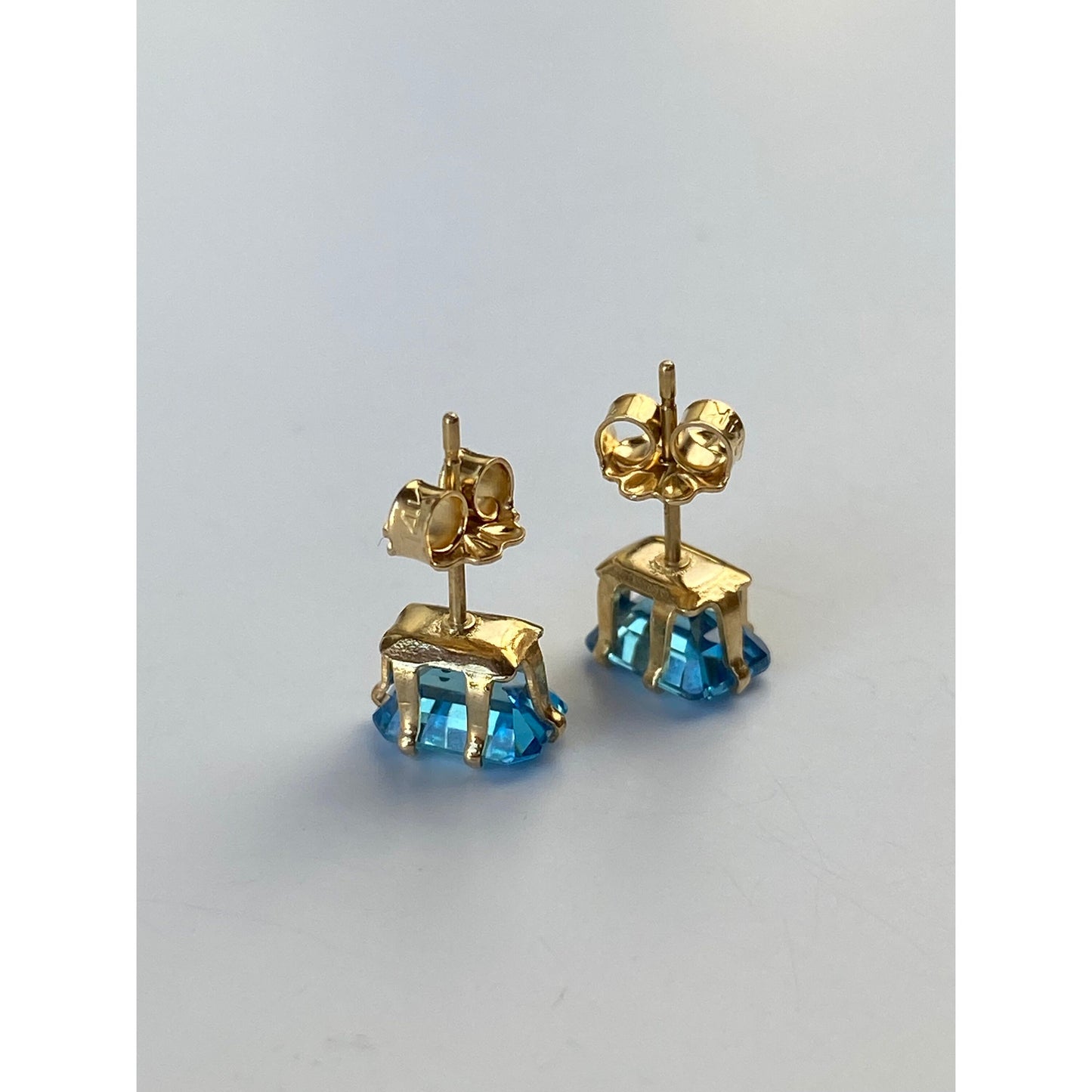 Solid 14k Yellow Gold Blue Cubic Zirconia Stud Earrings