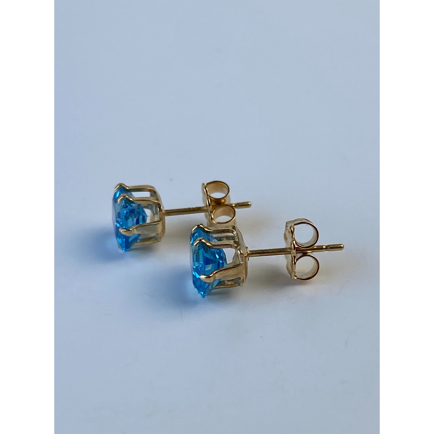 Solid 14k Yellow Gold Blue Cubic Zirconia Stud Earrings