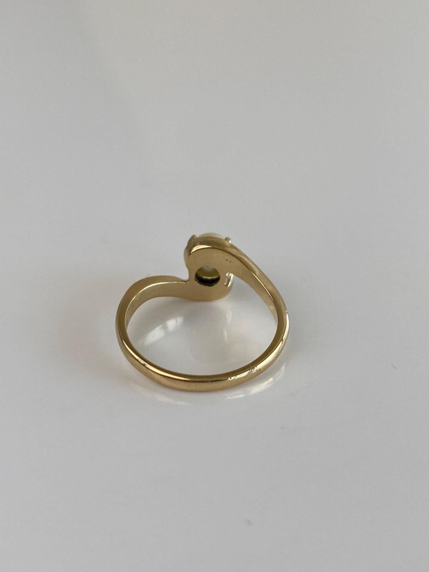Vintage Solid 10k Yellow Gold Pearl Ring - Size 6