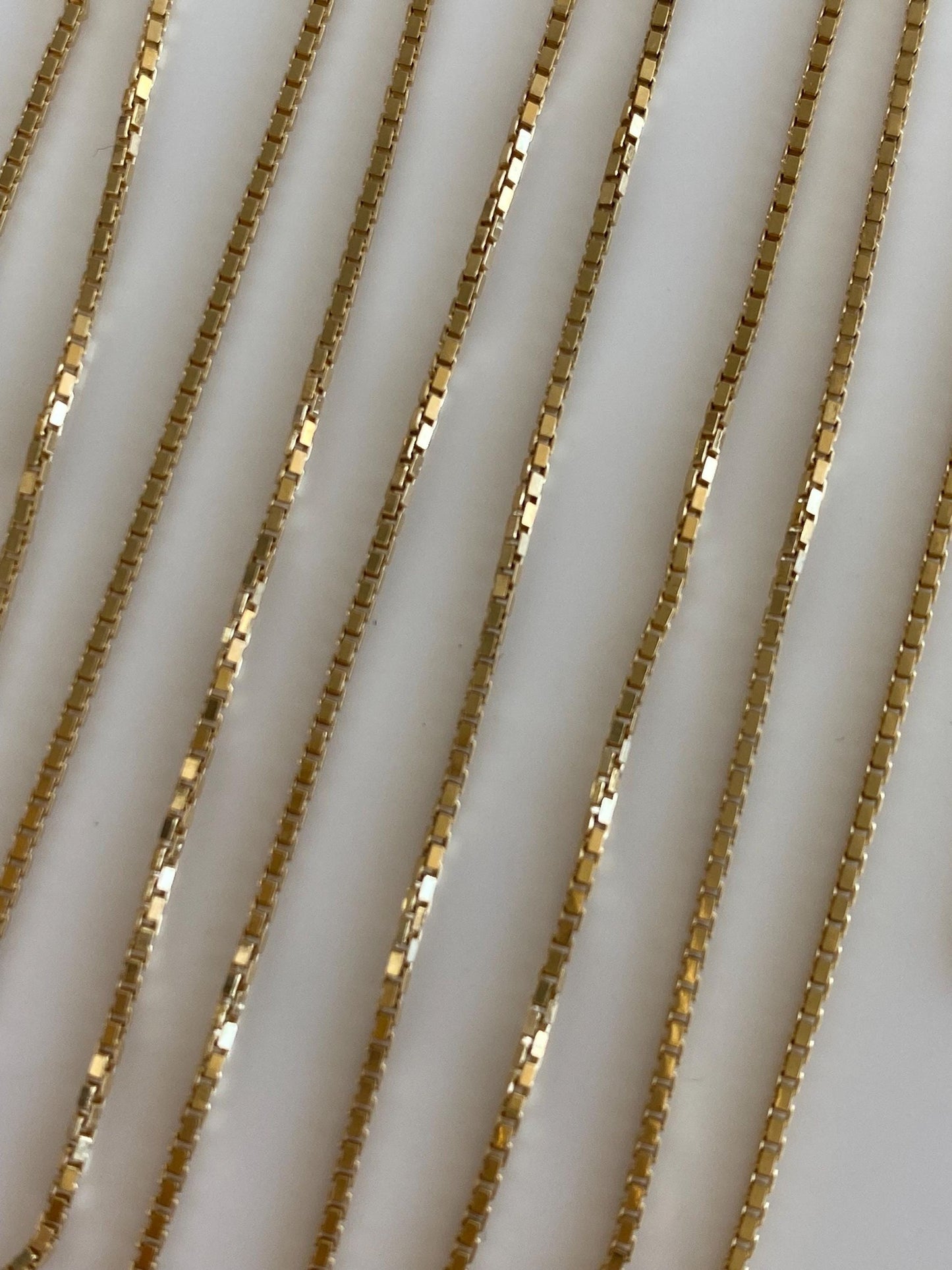 Vintage Solid 18k Yellow Gold Box Chain Necklace - 27.25 inches