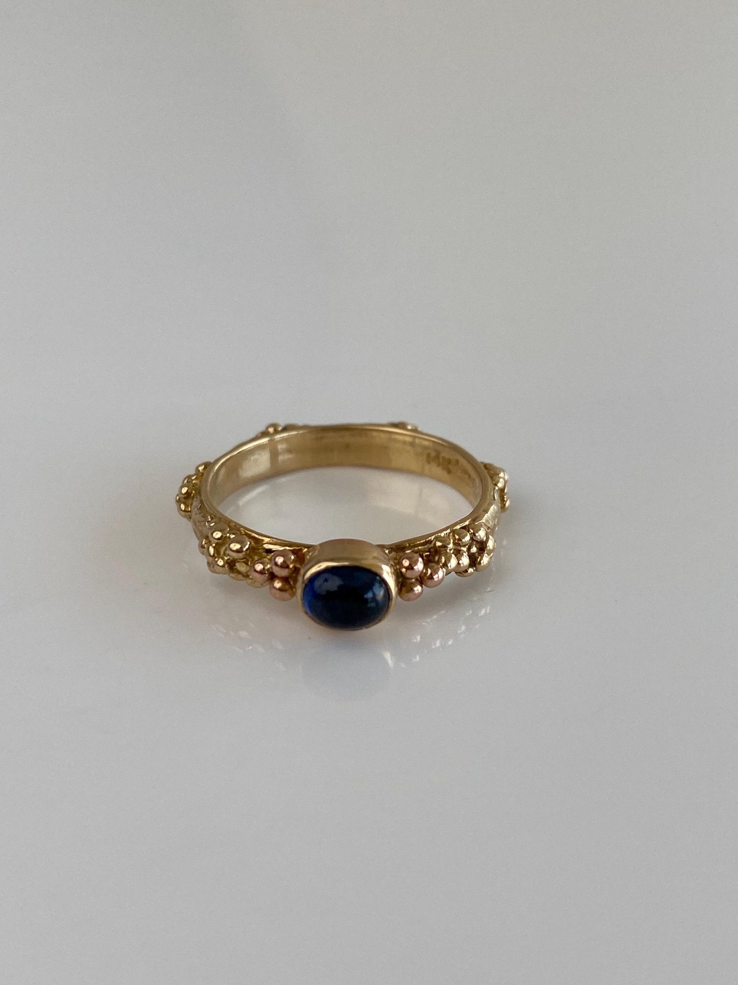 Vintage Solid 14k Yellow Gold Blue Sapphire Cabochon Granulated Texture Ring - Size 5.25