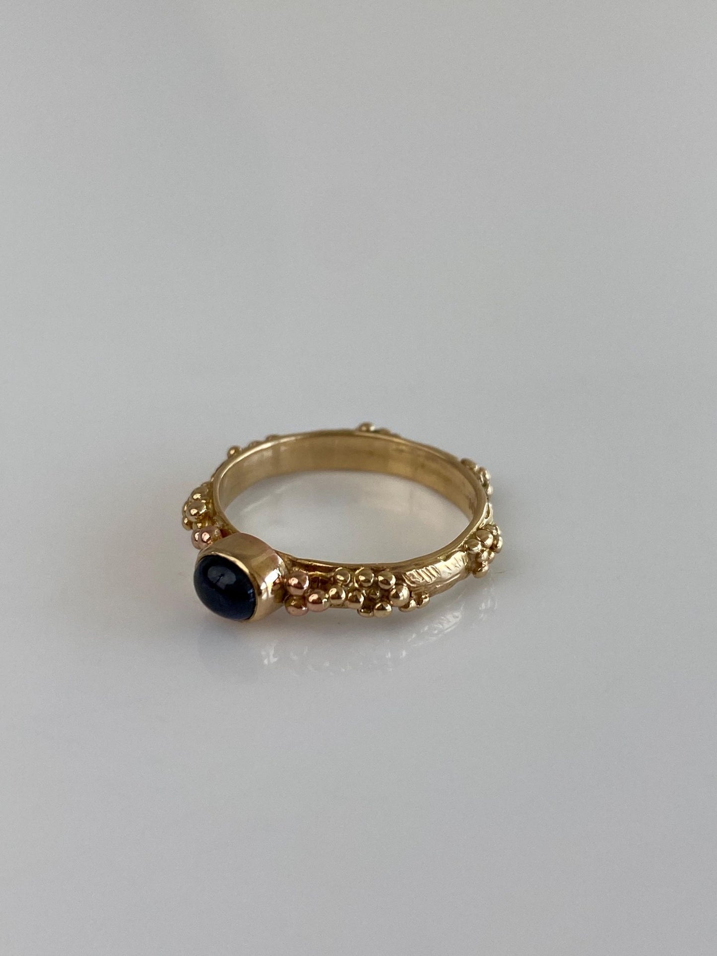 Vintage Solid 14k Yellow Gold Blue Sapphire Cabochon Granulated Texture Ring - Size 5.25