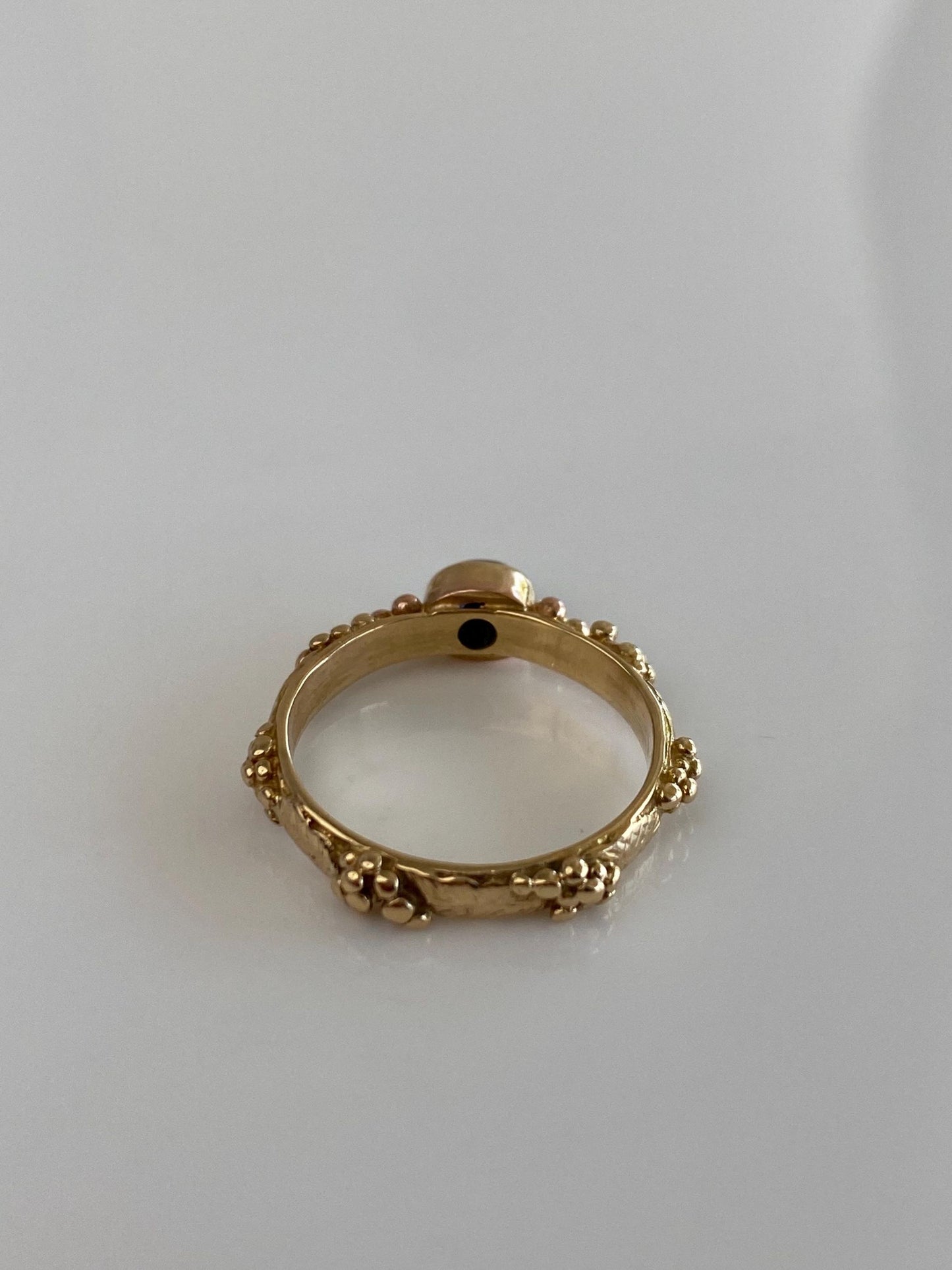 Vintage Solid 14k Yellow Gold Blue Sapphire Cabochon Granulated Texture Ring - Size 5.25
