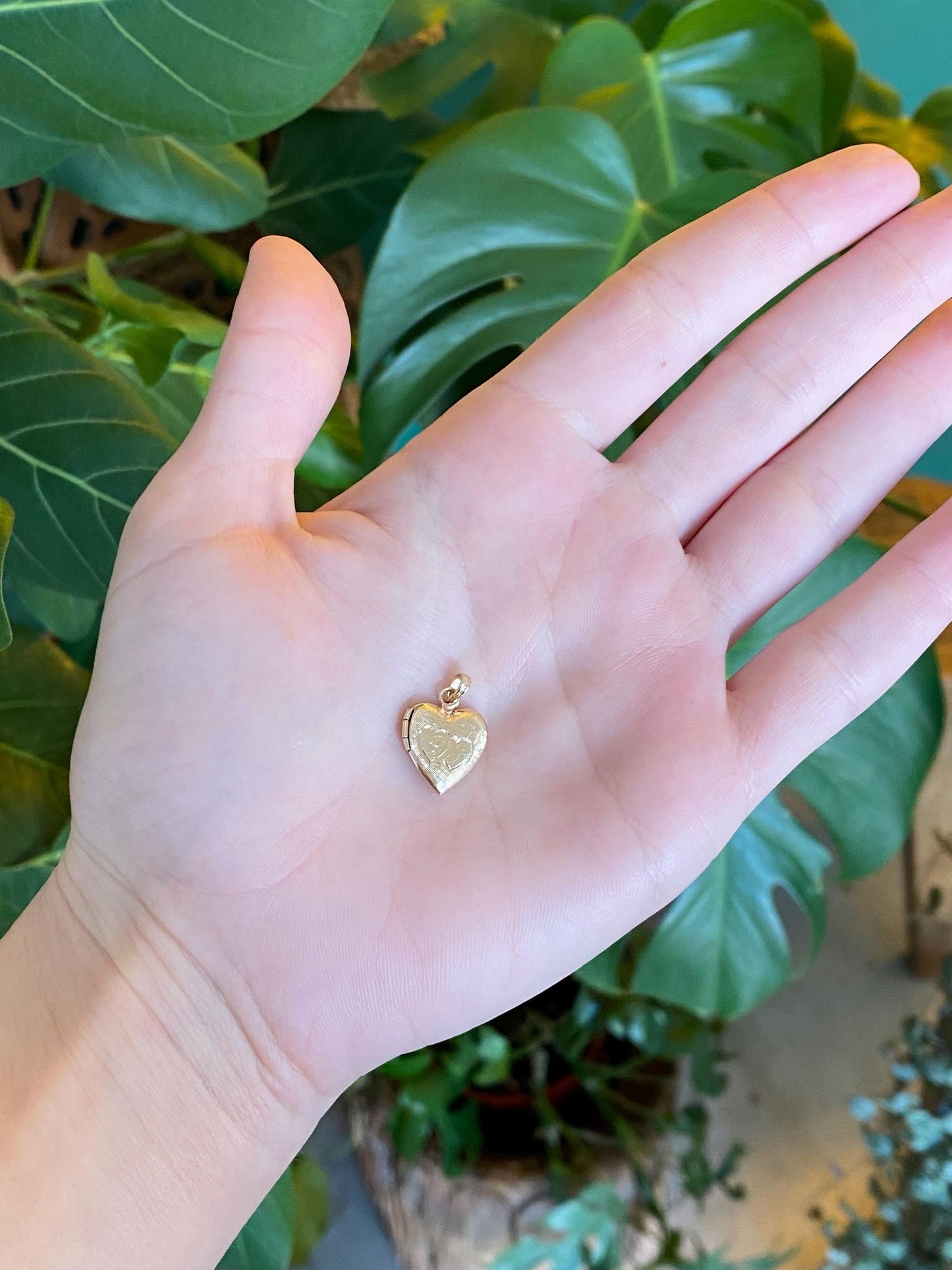 Vintage Solid 14k Yellow Gold Hearts Design Heart Locket Charm