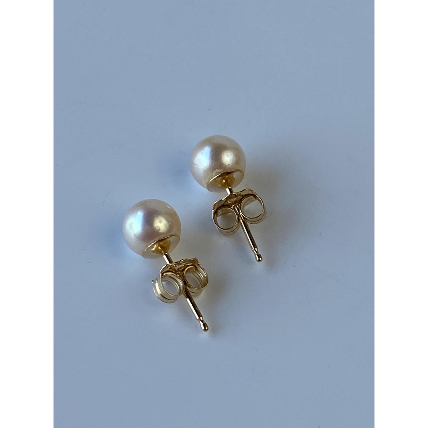 Vintage Solid 14k Yellow Gold Pearl Stud Earrings