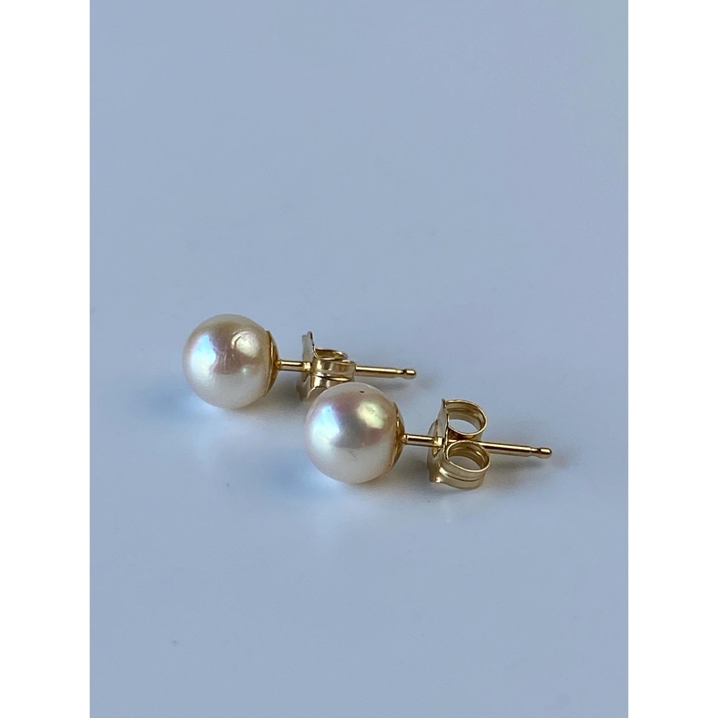 Vintage Solid 14k Yellow Gold Pearl Stud Earrings